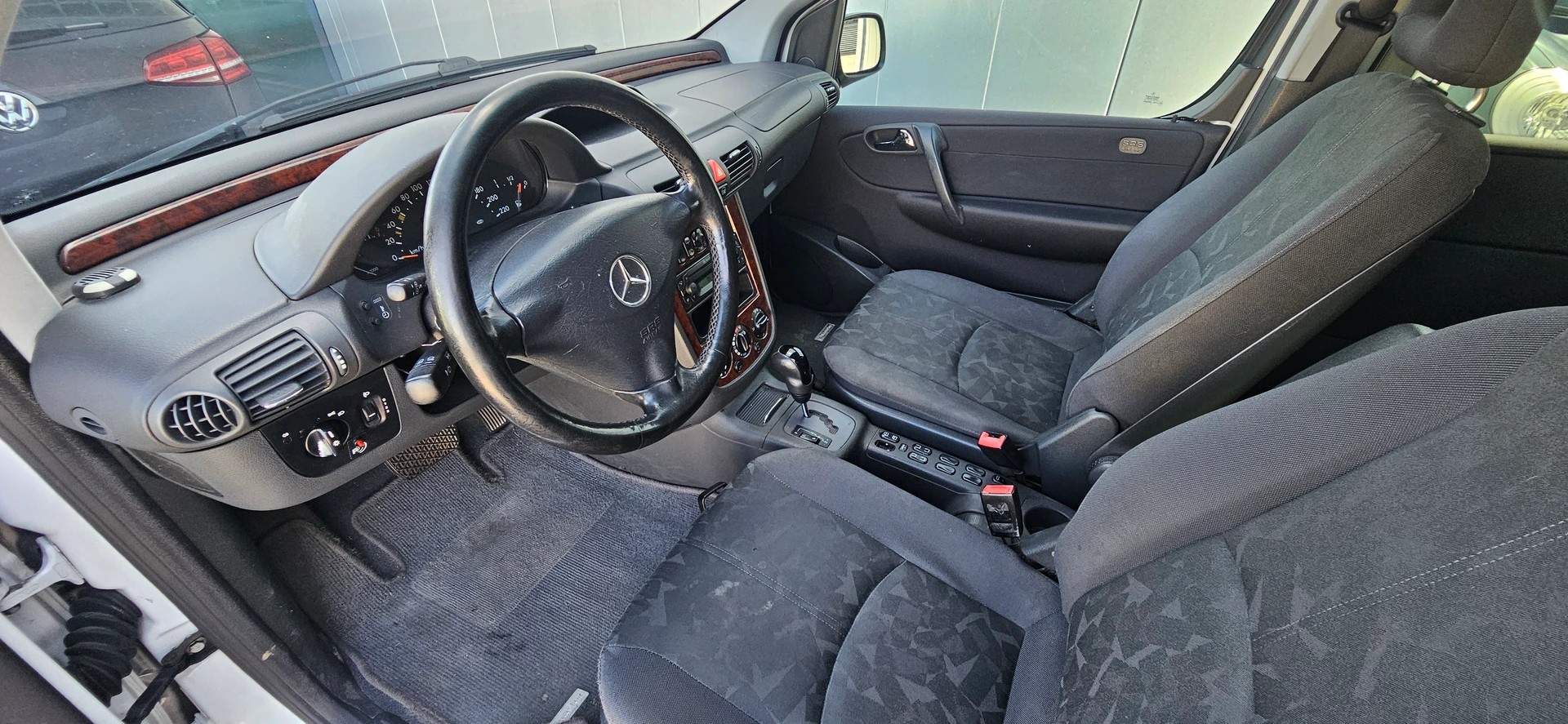 MERCEDES-BENZ Vaneo 1.9i Family-image-6