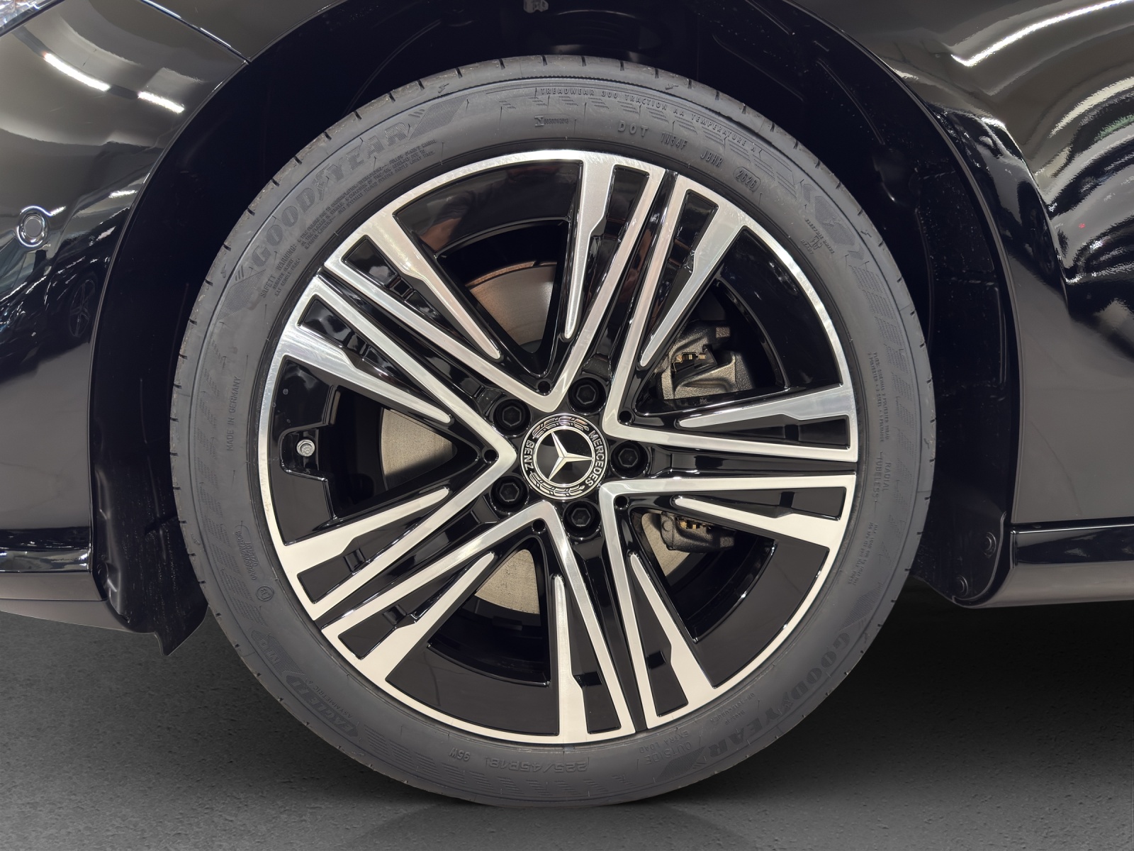 MERCEDES-BENZ CLA 250+ 85 kWh EQ-image-12