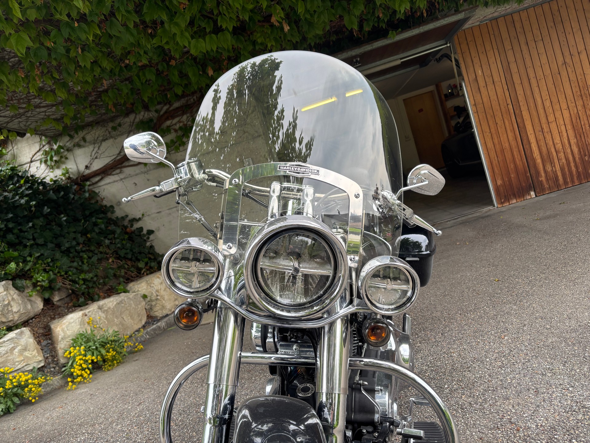 HARLEY-DAVIDSON FLSTN Softail Deluxe ABS-image-1