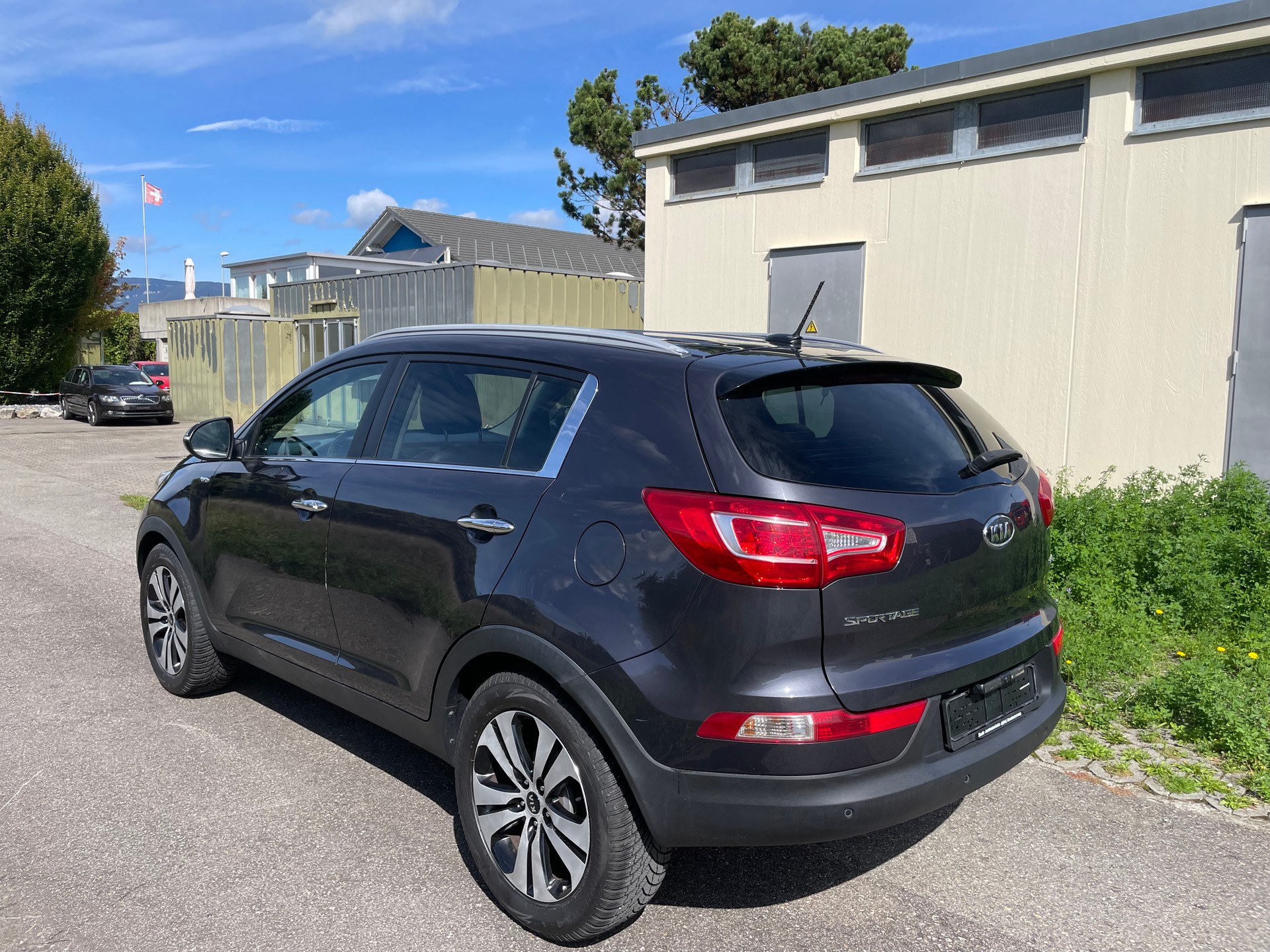 KIA Sportage 2.0 CRDi Trend 4WD Automatic-image-5