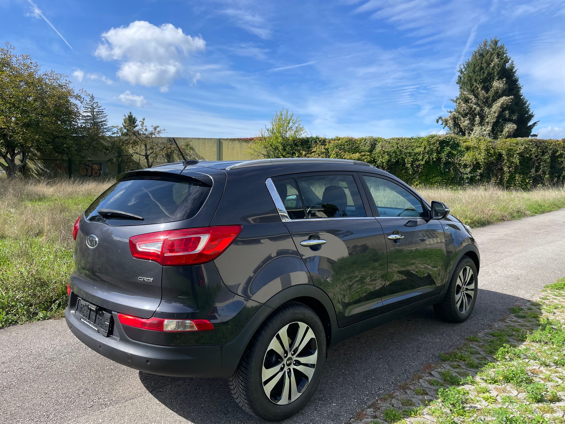 KIA Sportage 2.0 CRDi Trend 4WD Automatic-image-4