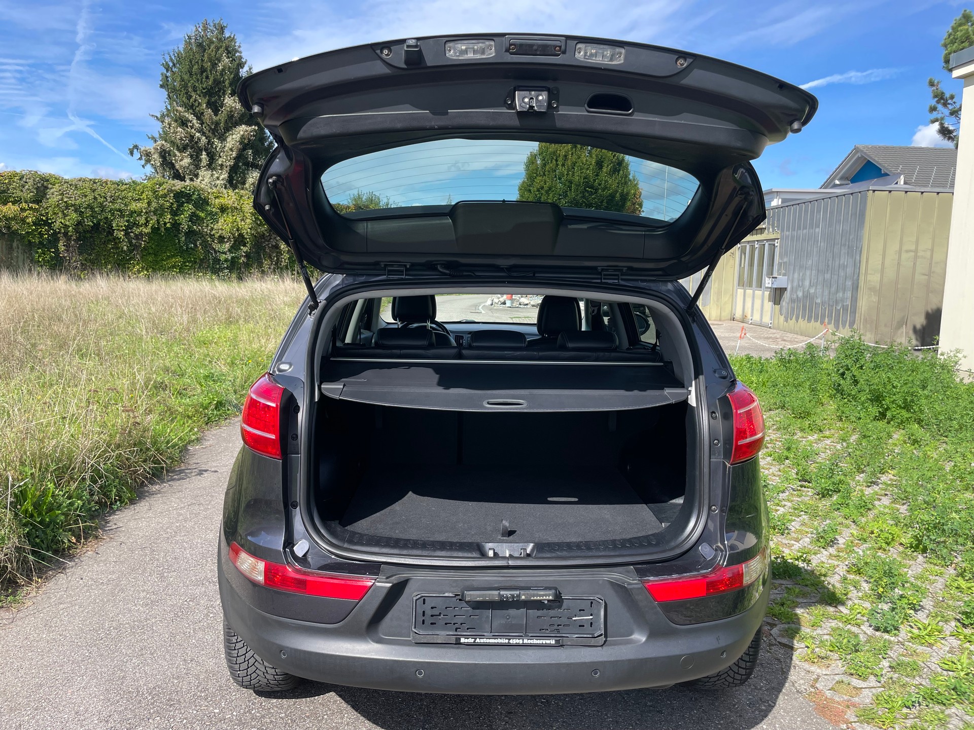 KIA Sportage 2.0 CRDi Trend 4WD Automatic-image-9
