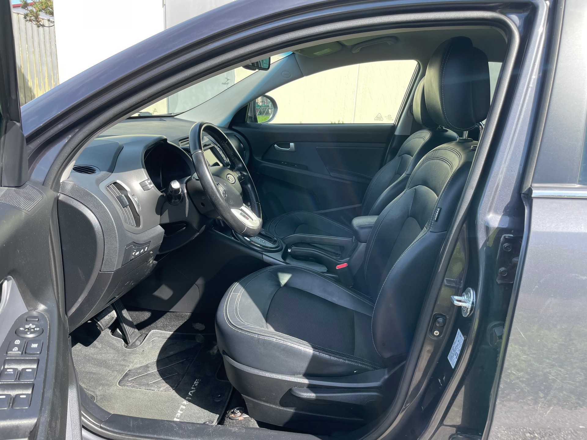 KIA Sportage 2.0 CRDi Trend 4WD Automatic-image-6