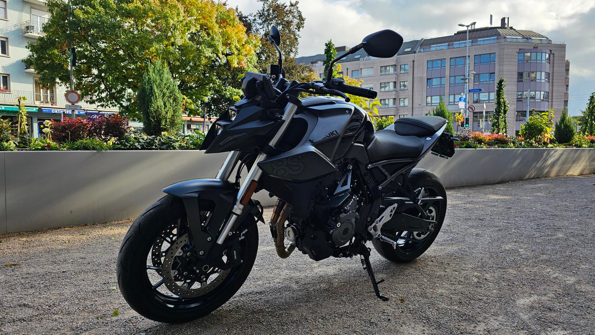 SUZUKI GSX 8 S (35kW)-image-1