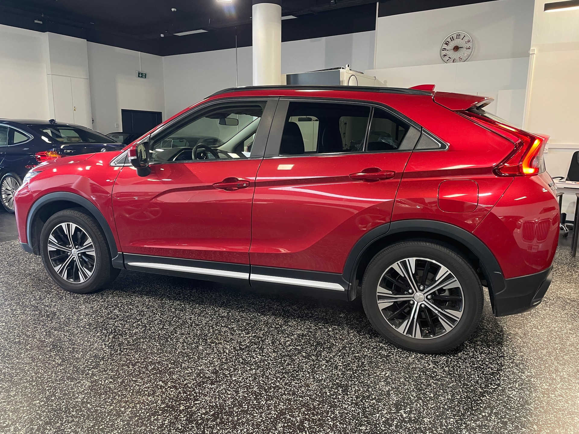 MITSUBISHI Eclipse Cross 1.5 T-Mivec Diamond 4WD CVT-showroom-element-1