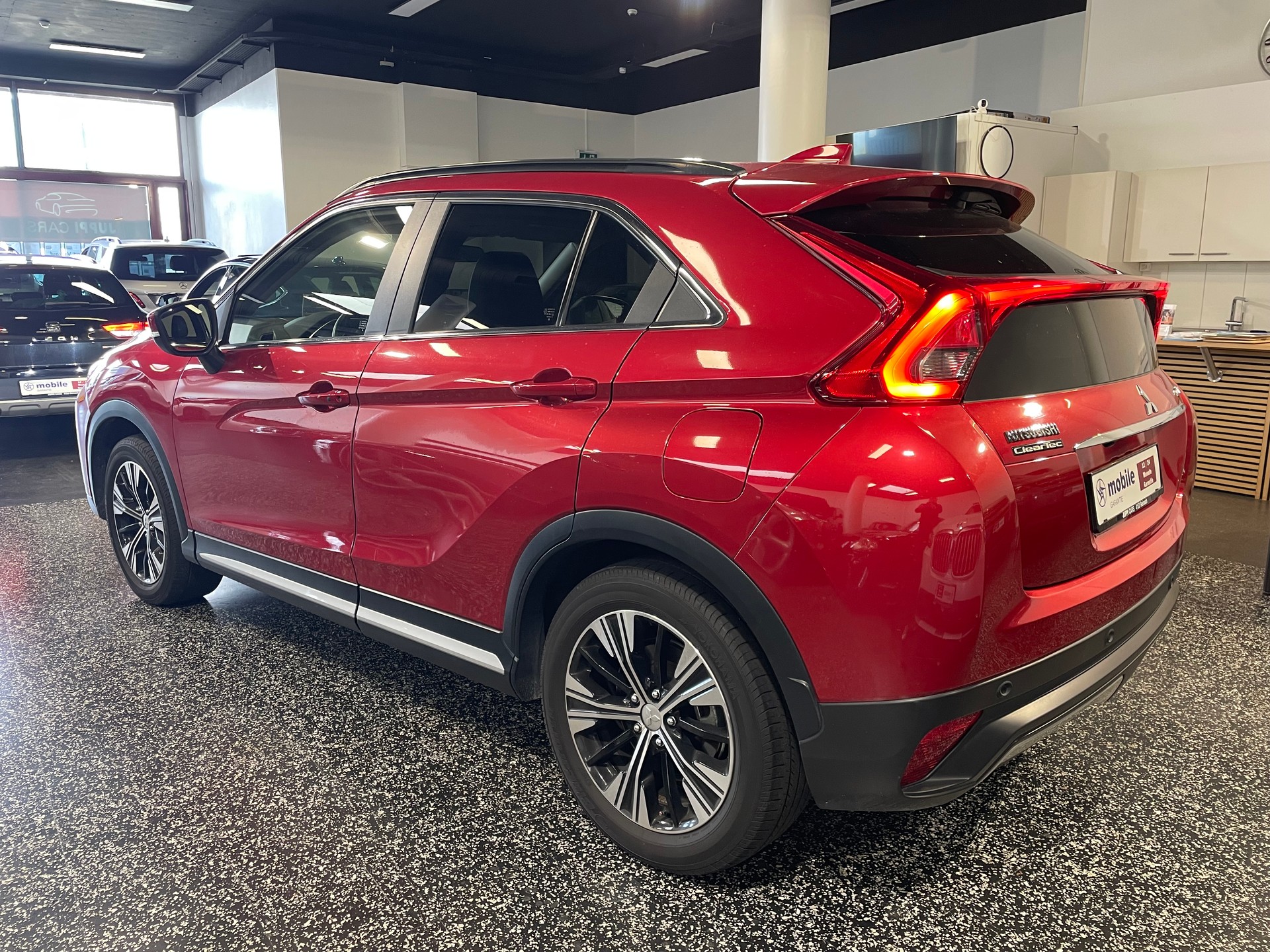 MITSUBISHI Eclipse Cross 1.5 T-Mivec Diamond 4WD CVT-showroom-element-2