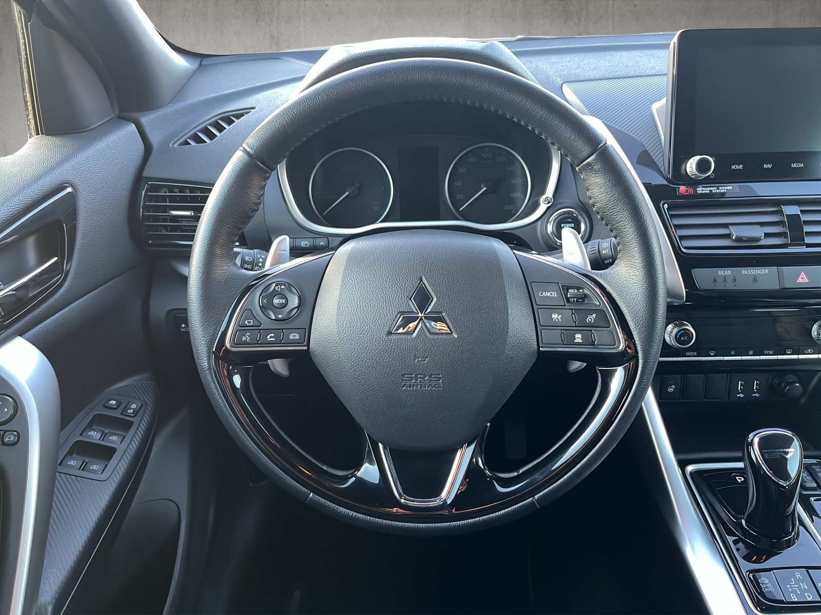 MITSUBISHI Eclipse Cross 2.4 PHEV Instyle 4x4-image-11