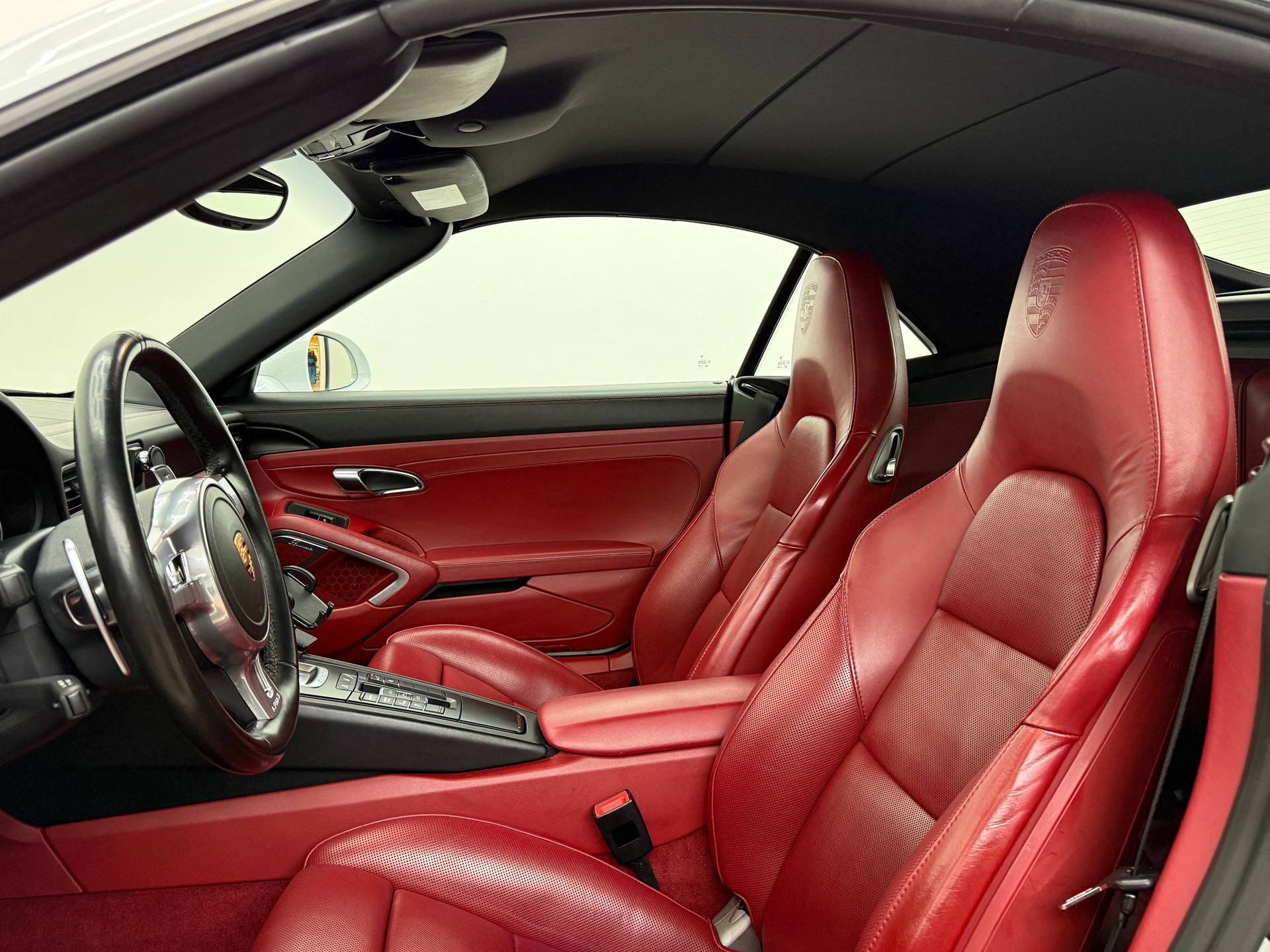 PORSCHE 911 Turbo S Cabrio PDK-image-21