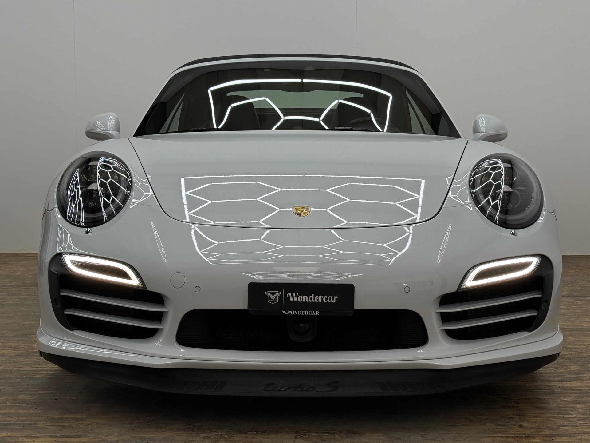 PORSCHE 911 Turbo S Cabrio PDK-showroom-element-3
