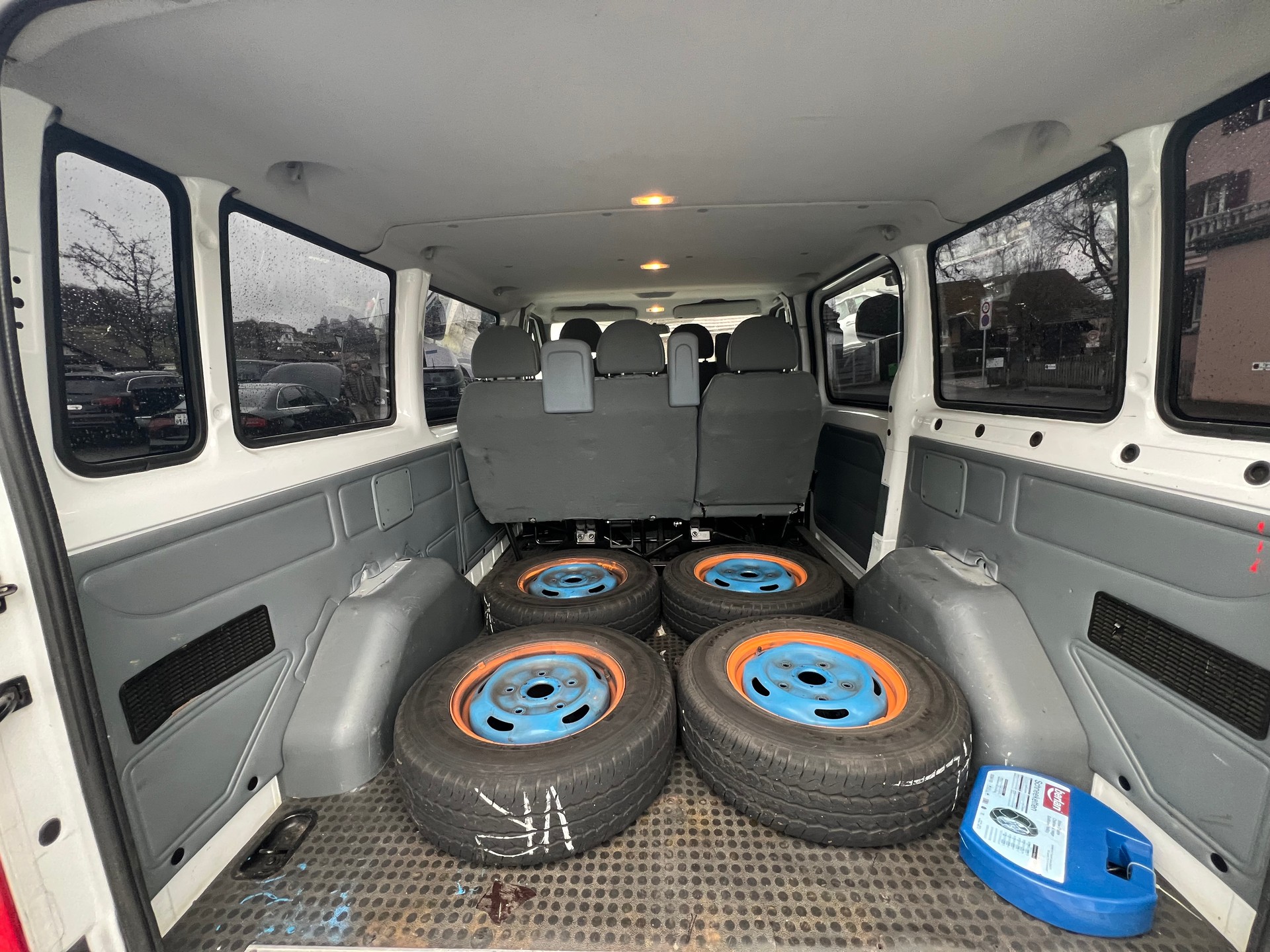 FORD Transit 280S-image-15