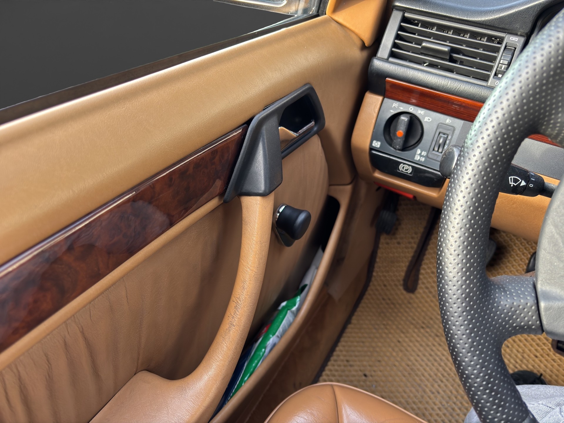 MERCEDES-BENZ 124-image-11
