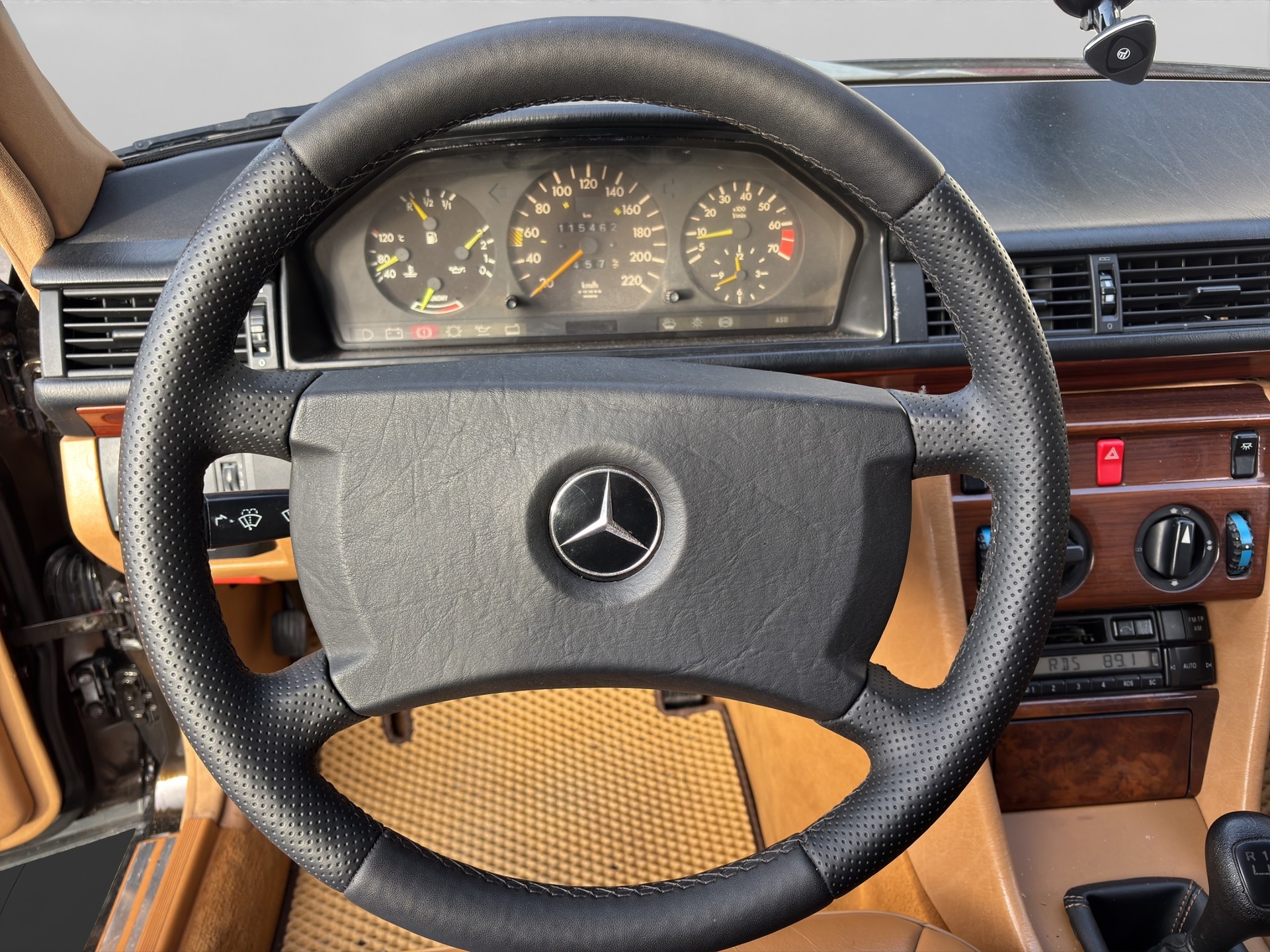 MERCEDES-BENZ 124-image-8