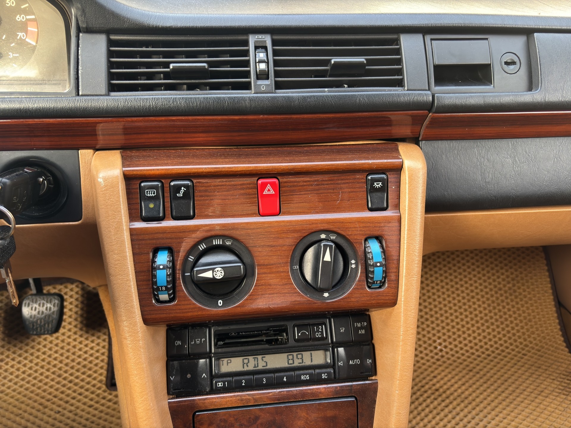 MERCEDES-BENZ 124-image-12
