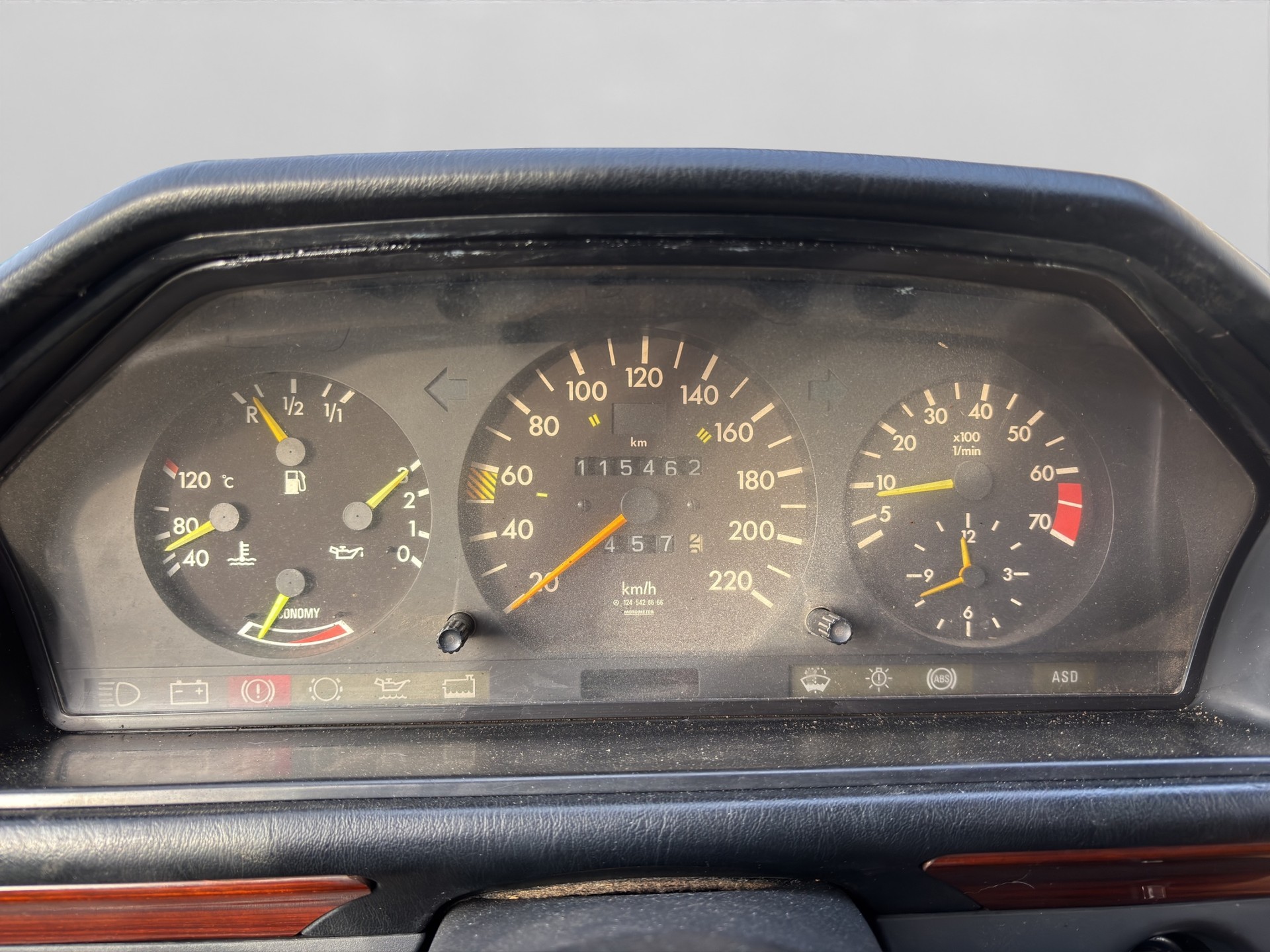MERCEDES-BENZ 124-image-10