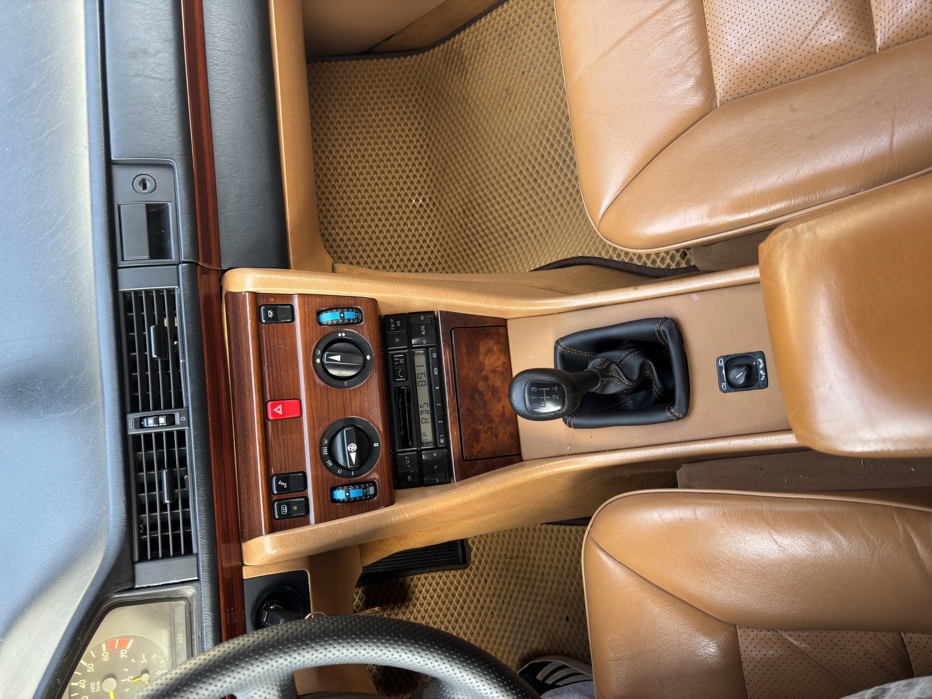 MERCEDES-BENZ 124-image-13