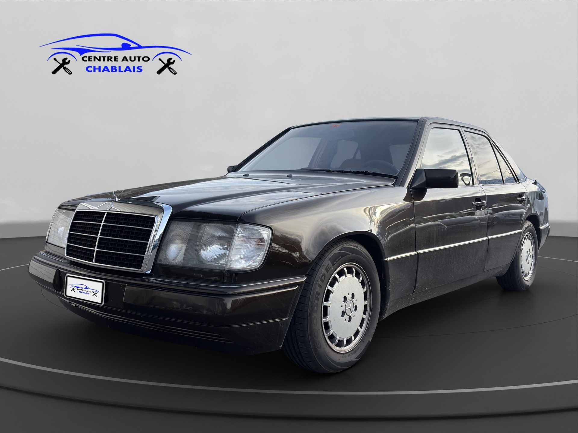 MERCEDES-BENZ 124