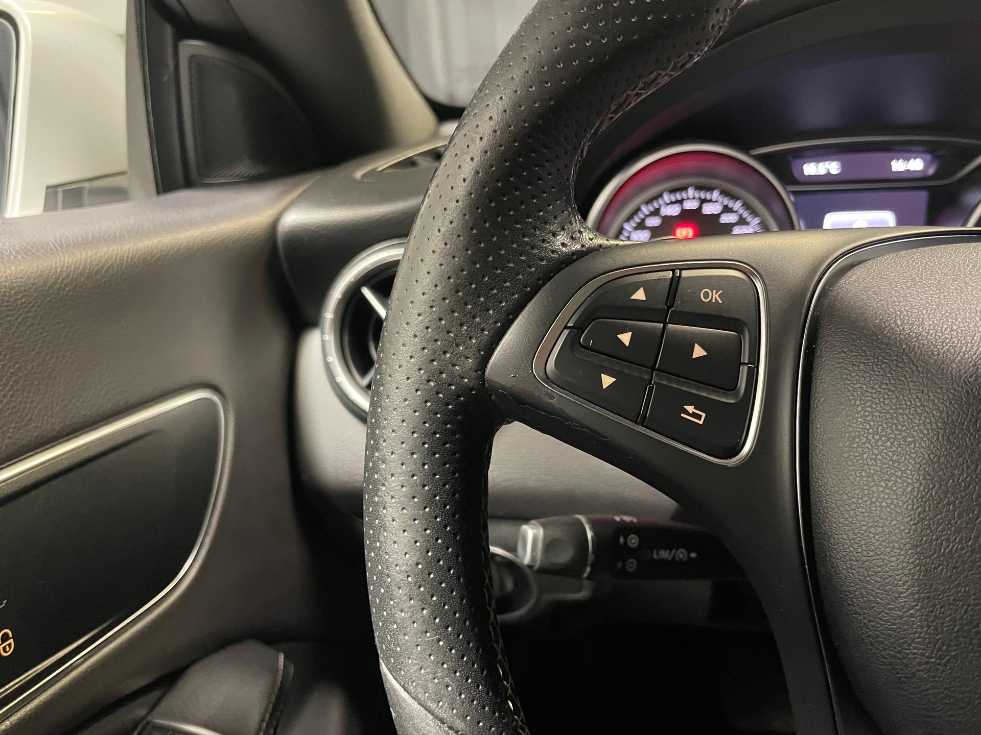 MERCEDES-BENZ CLA 220 d Urban 4Matic 7G-DCT (42)-image-11