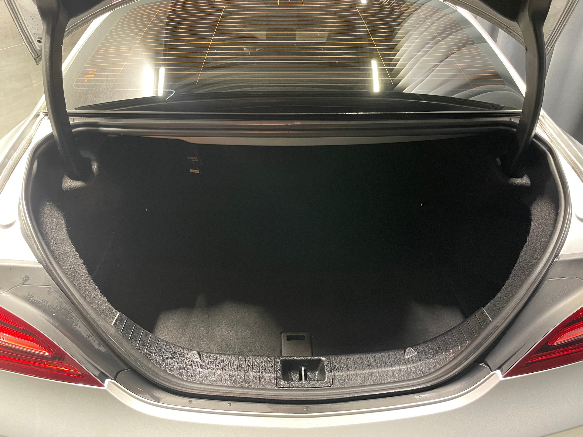 MERCEDES-BENZ CLA 220 d Urban 4Matic 7G-DCT (42)-image-17