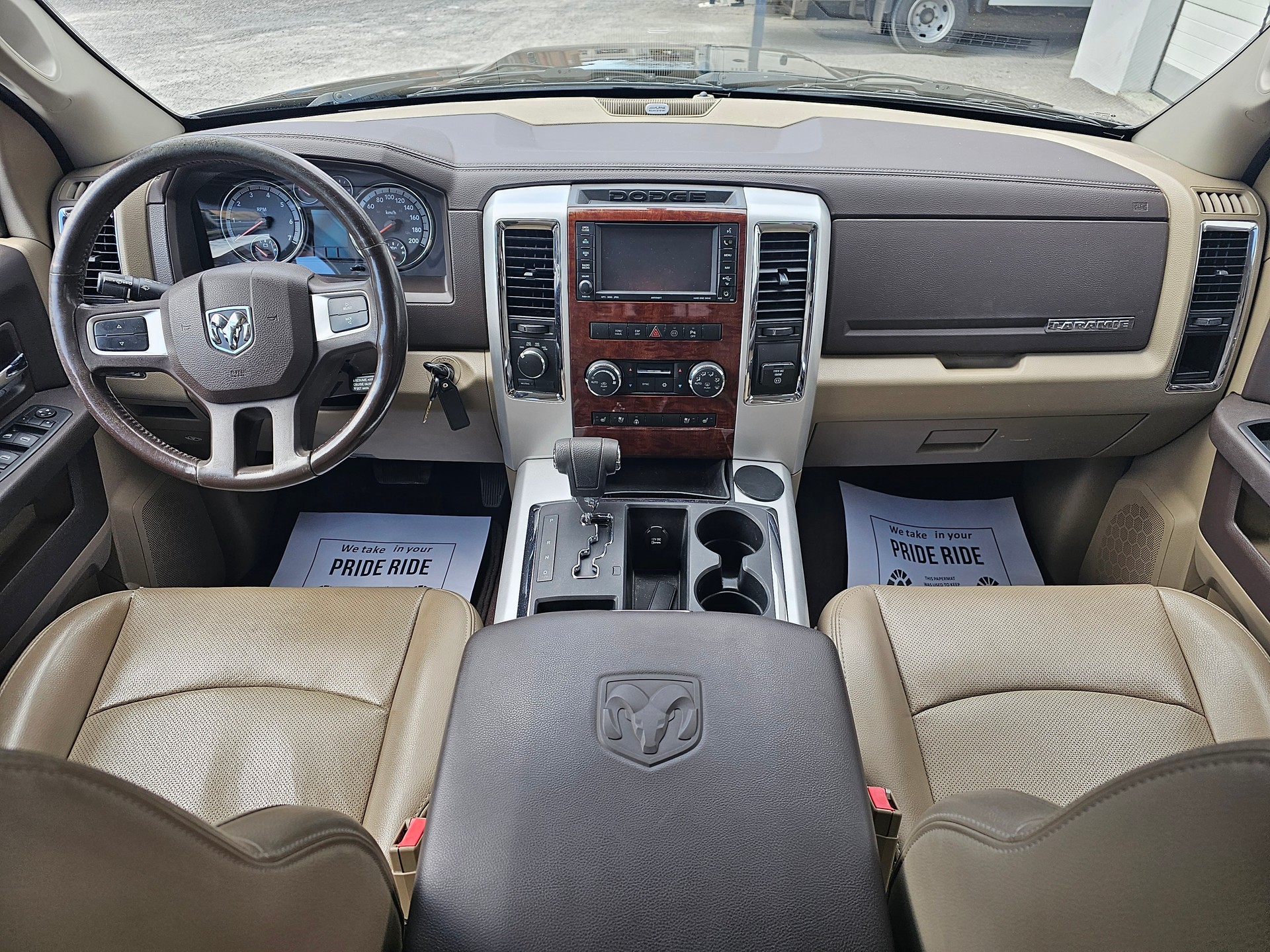 DODGE Ram 1500 5.7 Laramie-image-7