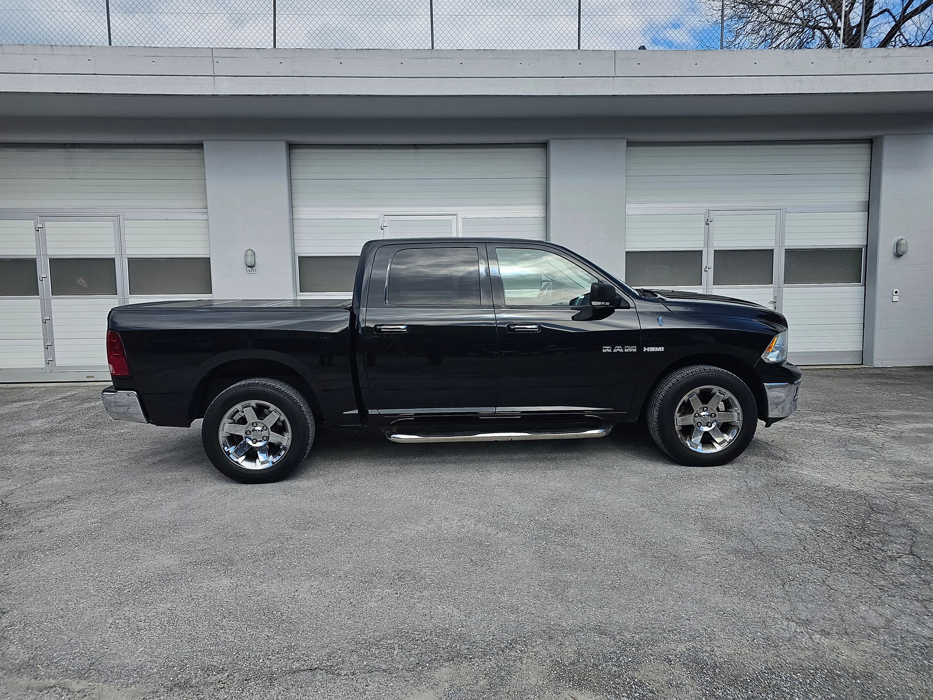 DODGE Ram 1500 5.7 Laramie-image-4