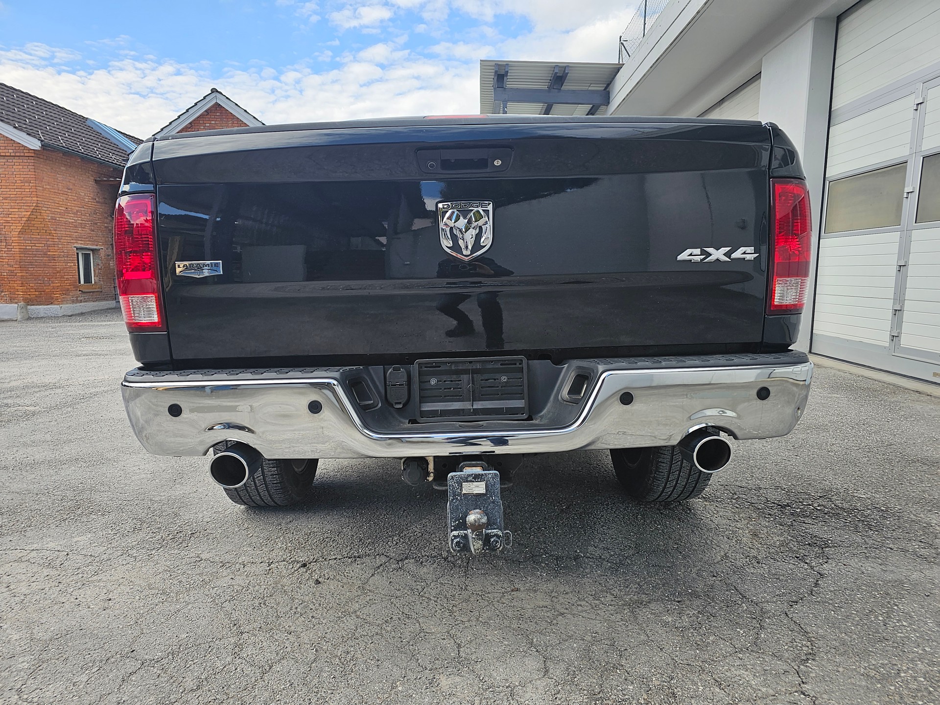 DODGE Ram 1500 5.7 Laramie-image-6
