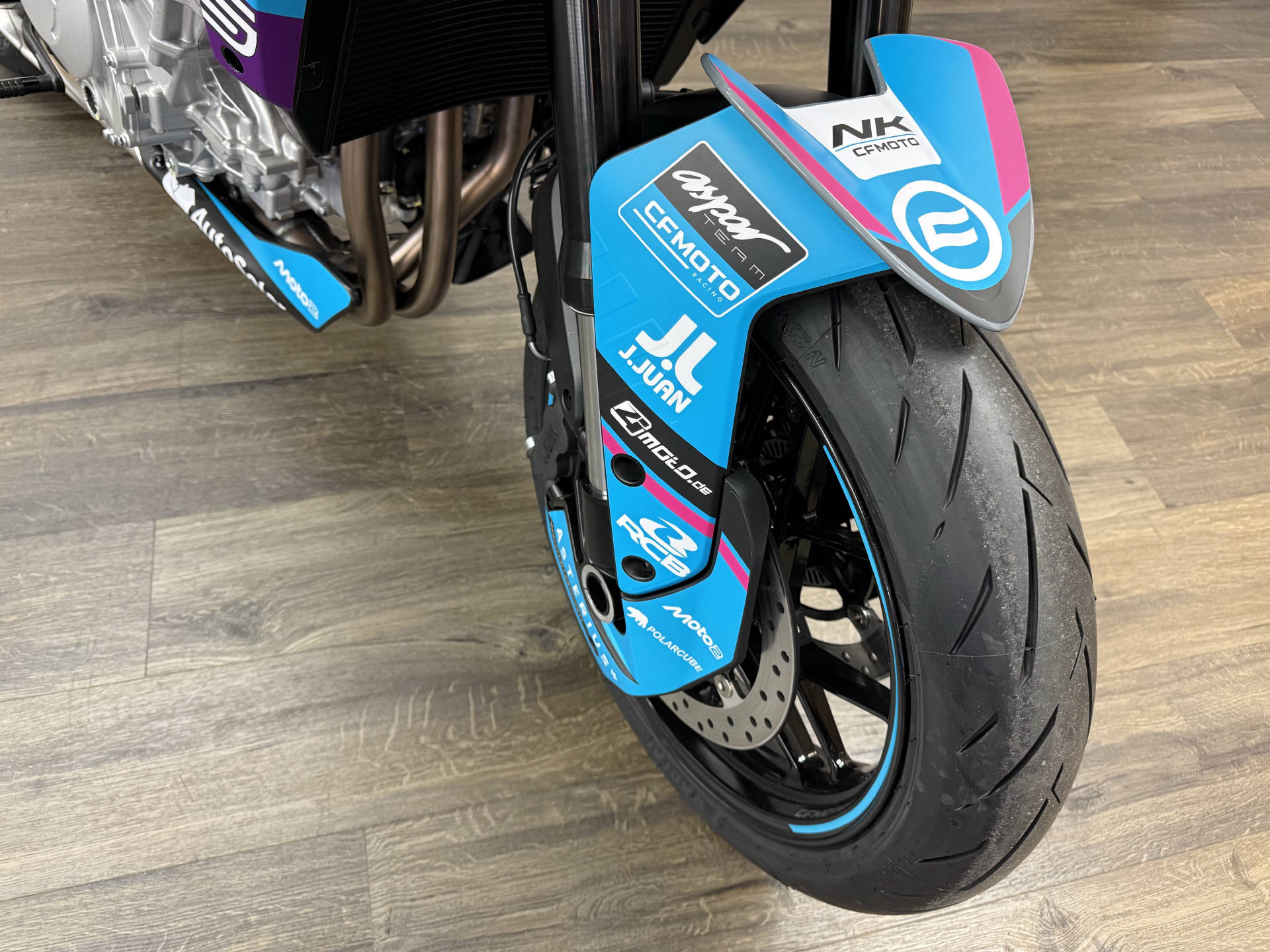 CF MOTO 675NK Spezialfolierung Moto2-image-10