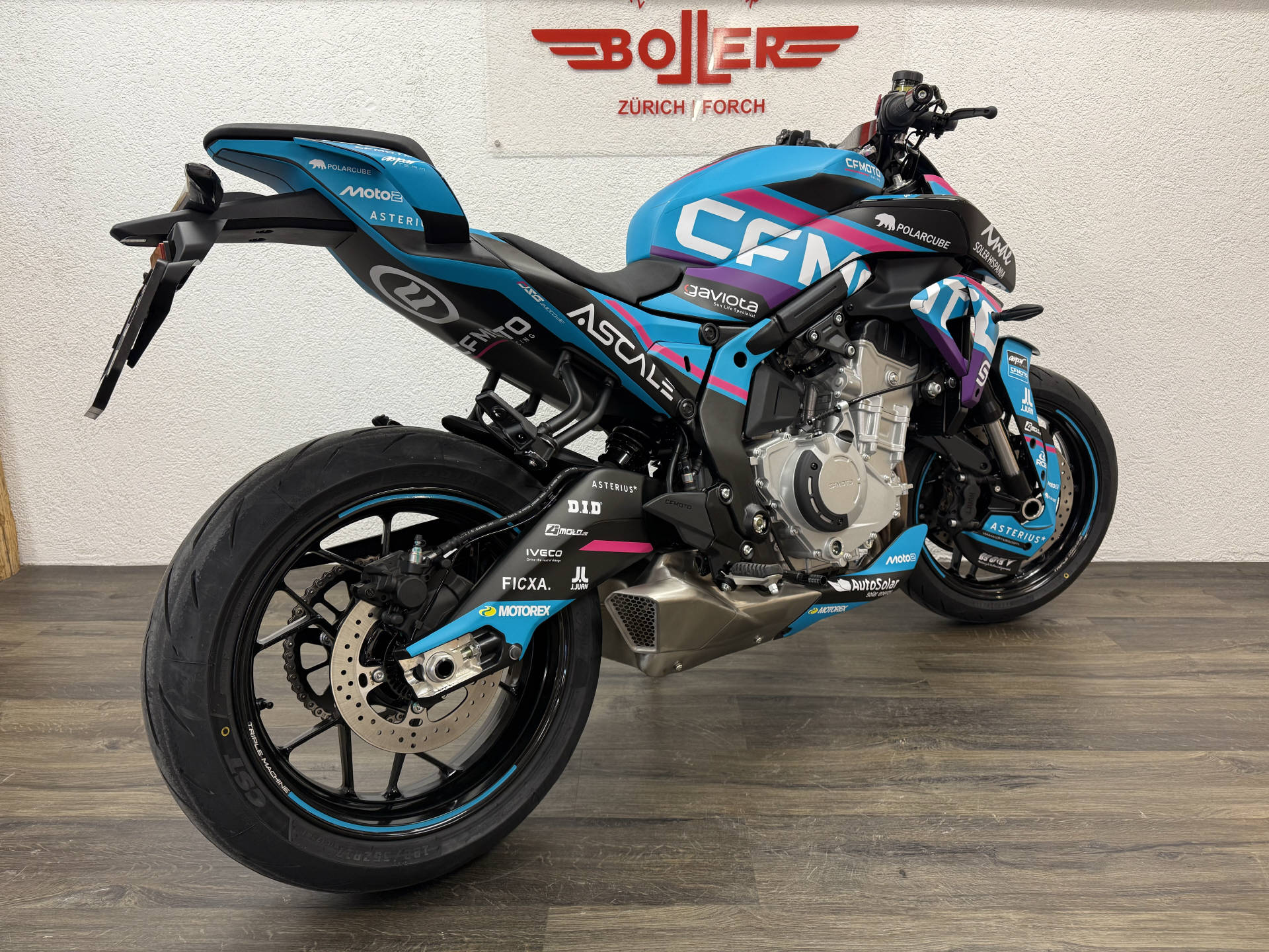 CF MOTO 675NK Spezialfolierung Moto2-image-3