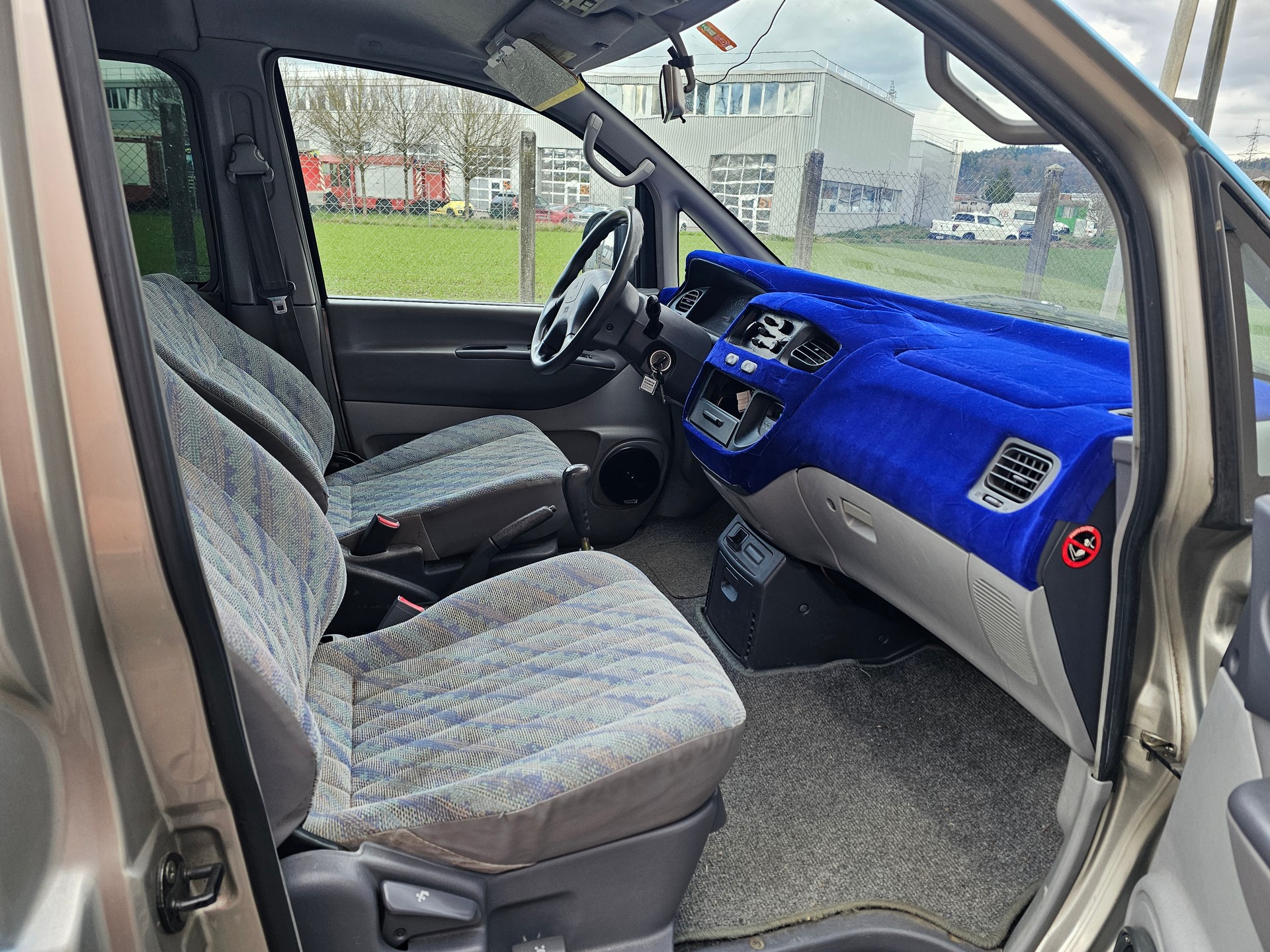 MITSUBISHI Space Gear 2.0 GLX Cool-image-10