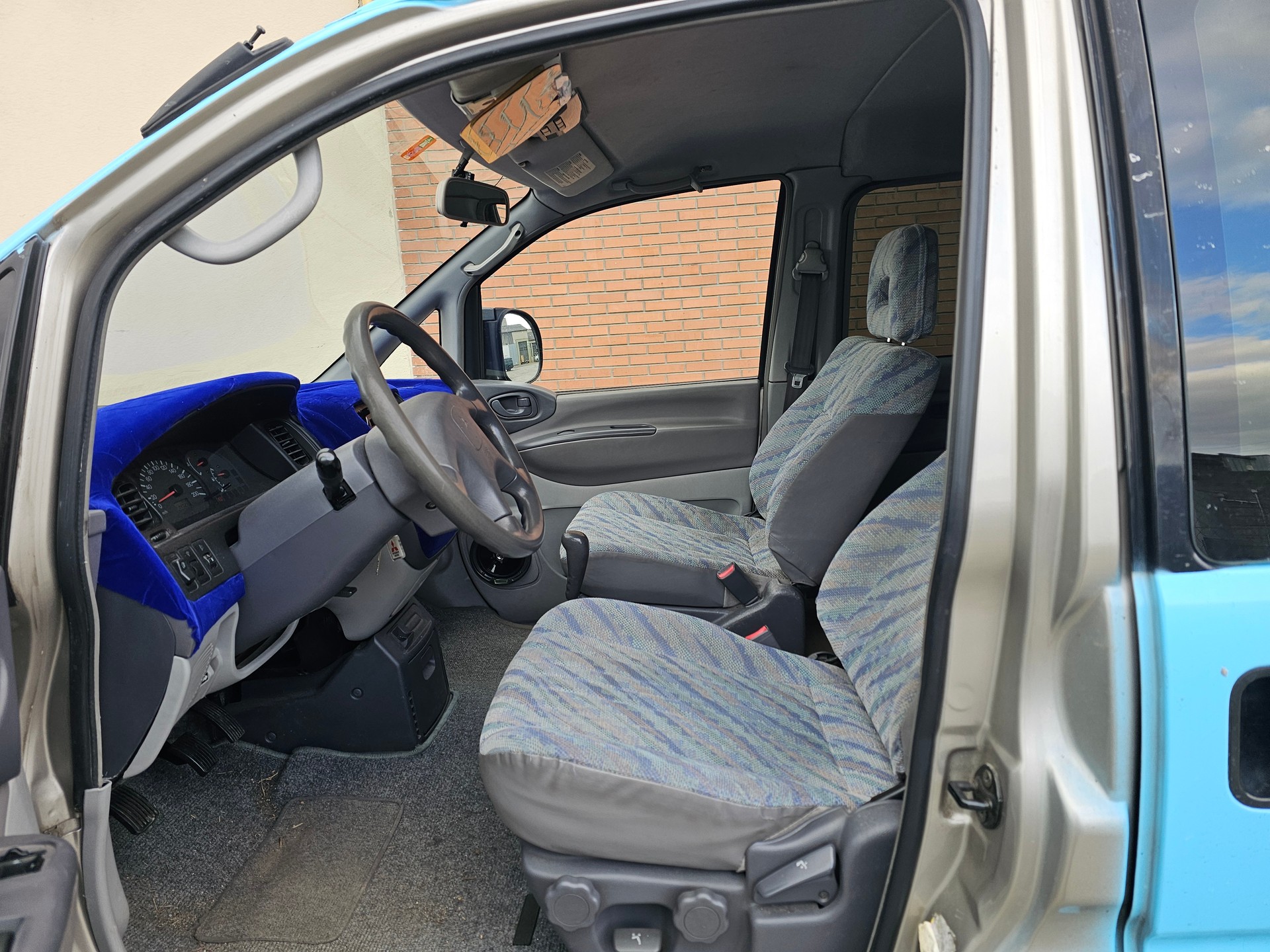 MITSUBISHI Space Gear 2.0 GLX Cool-image-9
