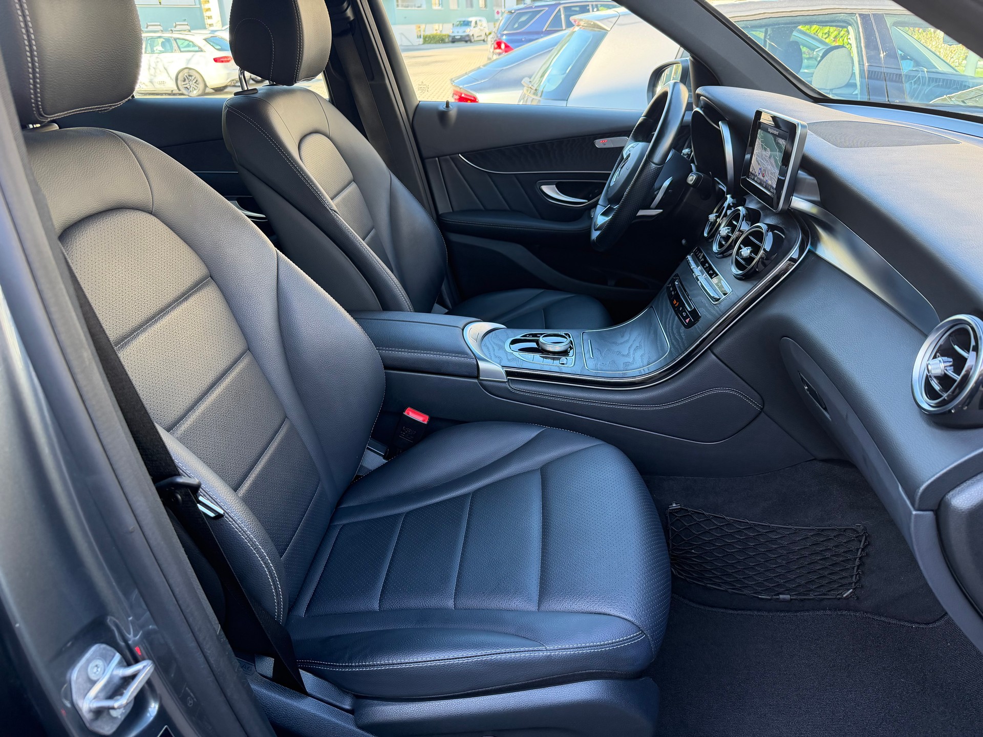 MERCEDES-BENZ GLC 350 e 4Matic 7G-Tronic-image-13