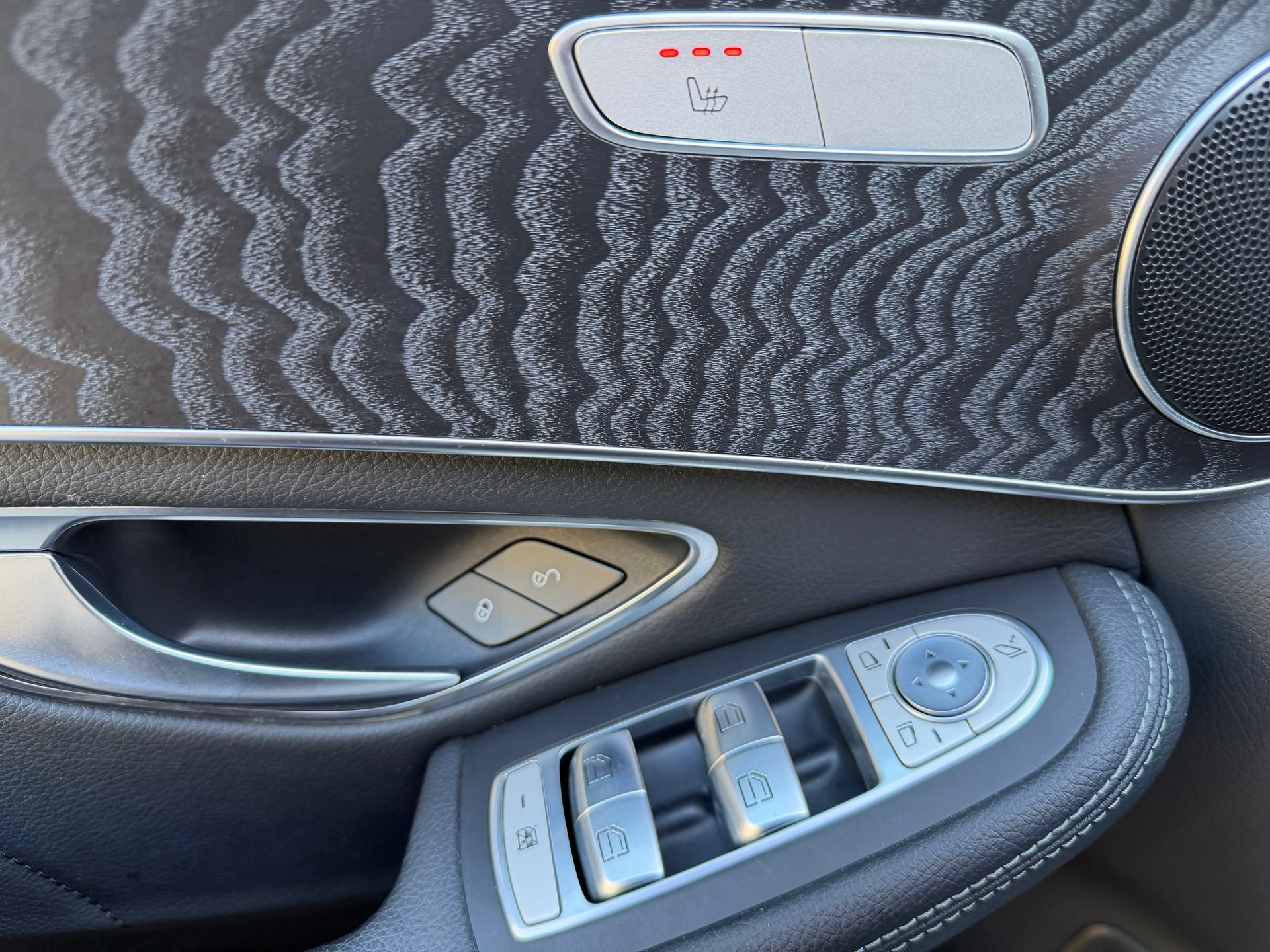 MERCEDES-BENZ GLC 350 e 4Matic 7G-Tronic-image-12