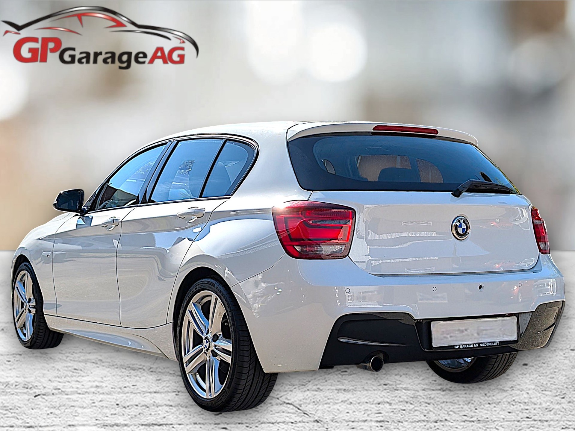 BMW 118d M-Sportpaket-showroom-element-2