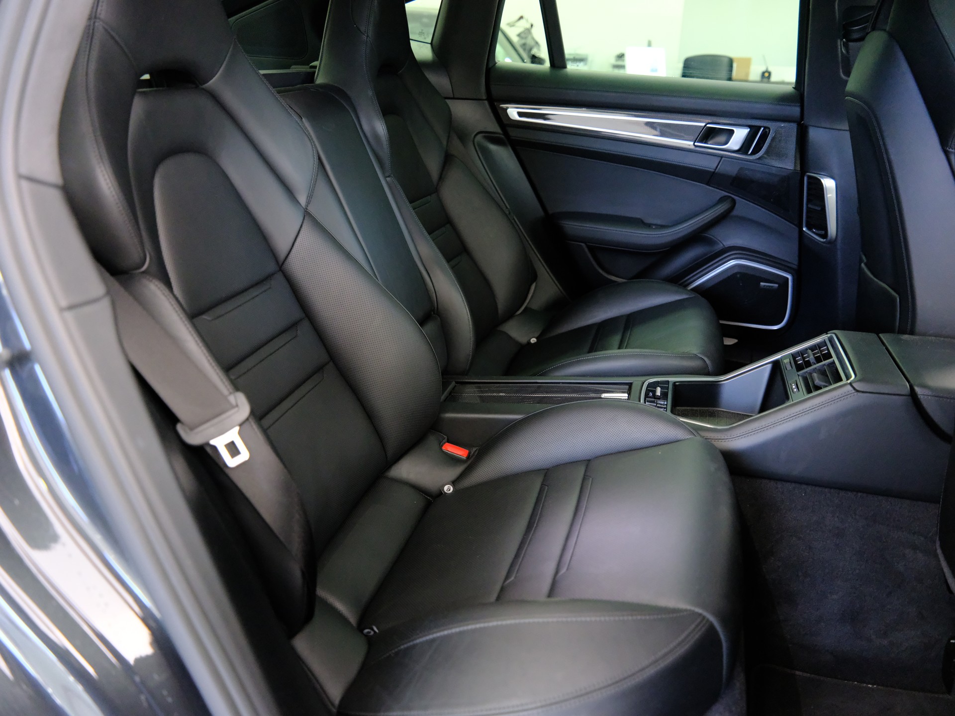 PORSCHE Panamera 4 E-Hybrid PDK-image-15