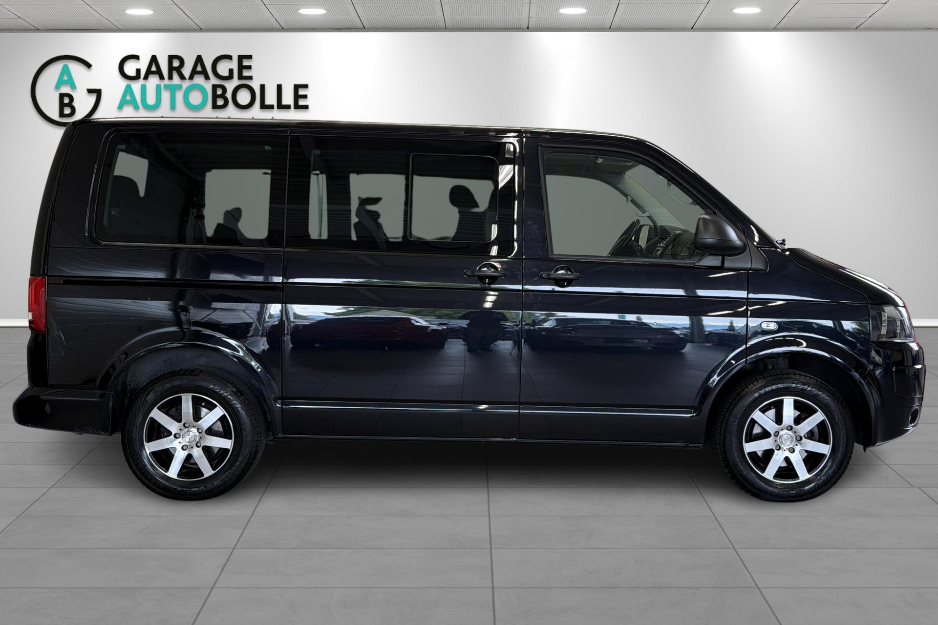 VW T5 Multivan 2.0 TDI CR Startline-showroom-element-2