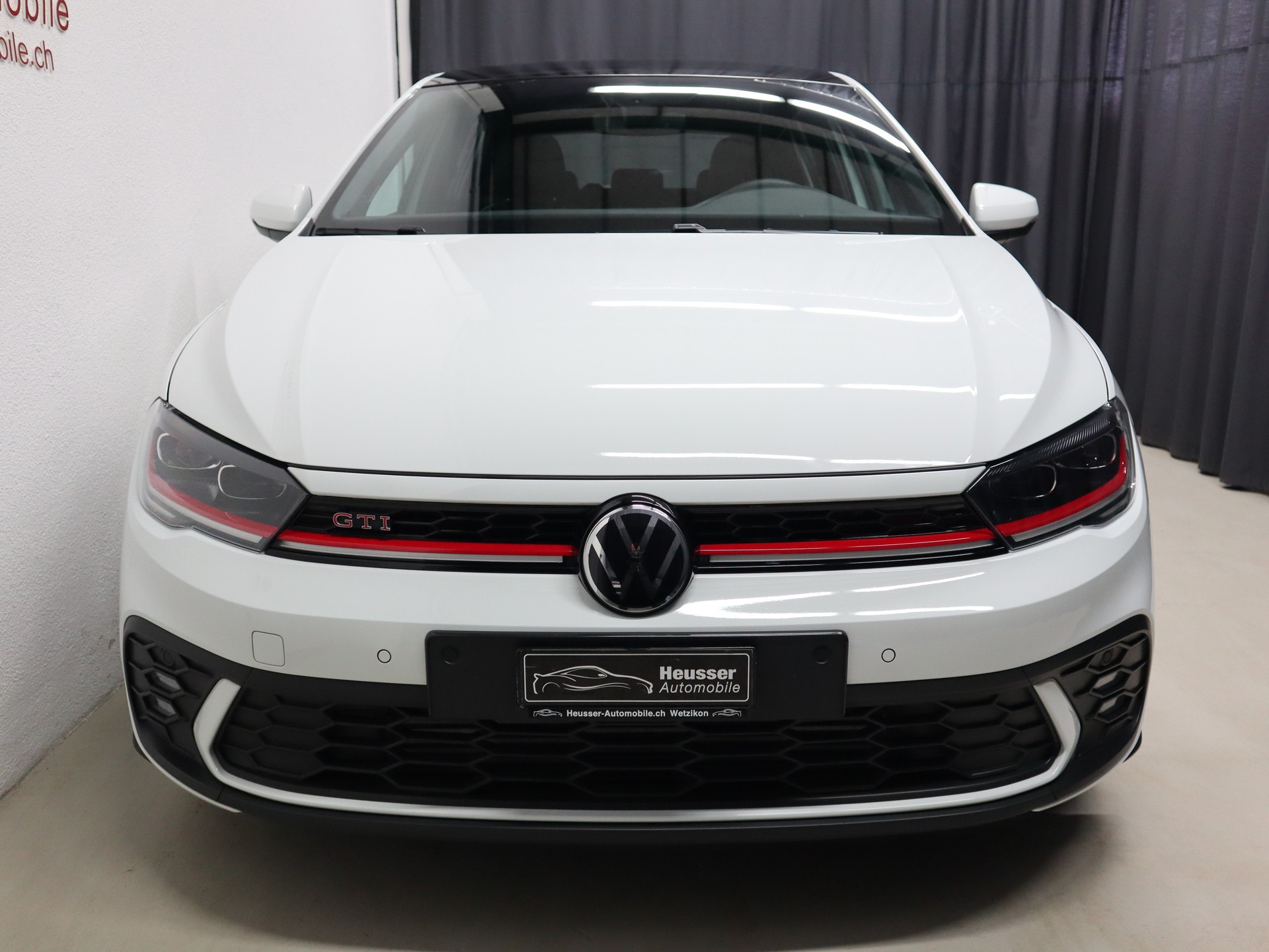 VW Polo 2.0 TSI GTI DSG - IQ Light - Panorama - Navi - Leder/Alcantara - Beats - Virtual Cockpit - Keyless - Kamera - 207 PS-image-6
