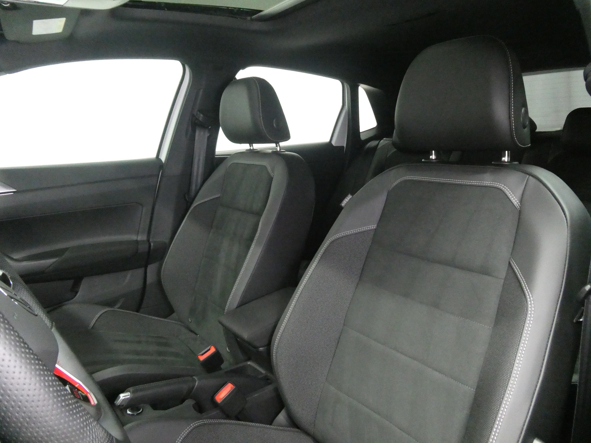 VW Polo 2.0 TSI GTI DSG - IQ Light - Panorama - Navi - Leder/Alcantara - Beats - Virtual Cockpit - Keyless - Kamera - 207 PS-image-9