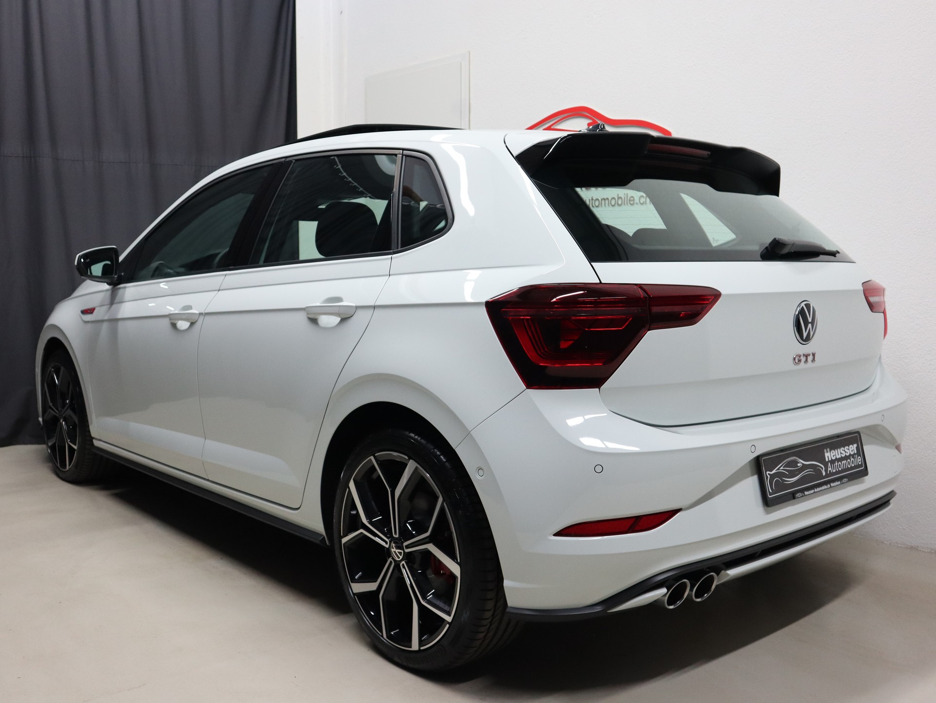 VW Polo 2.0 TSI GTI DSG - IQ Light - Panorama - Navi - Leder/Alcantara - Beats - Virtual Cockpit - Keyless - Kamera - 207 PS-image-3