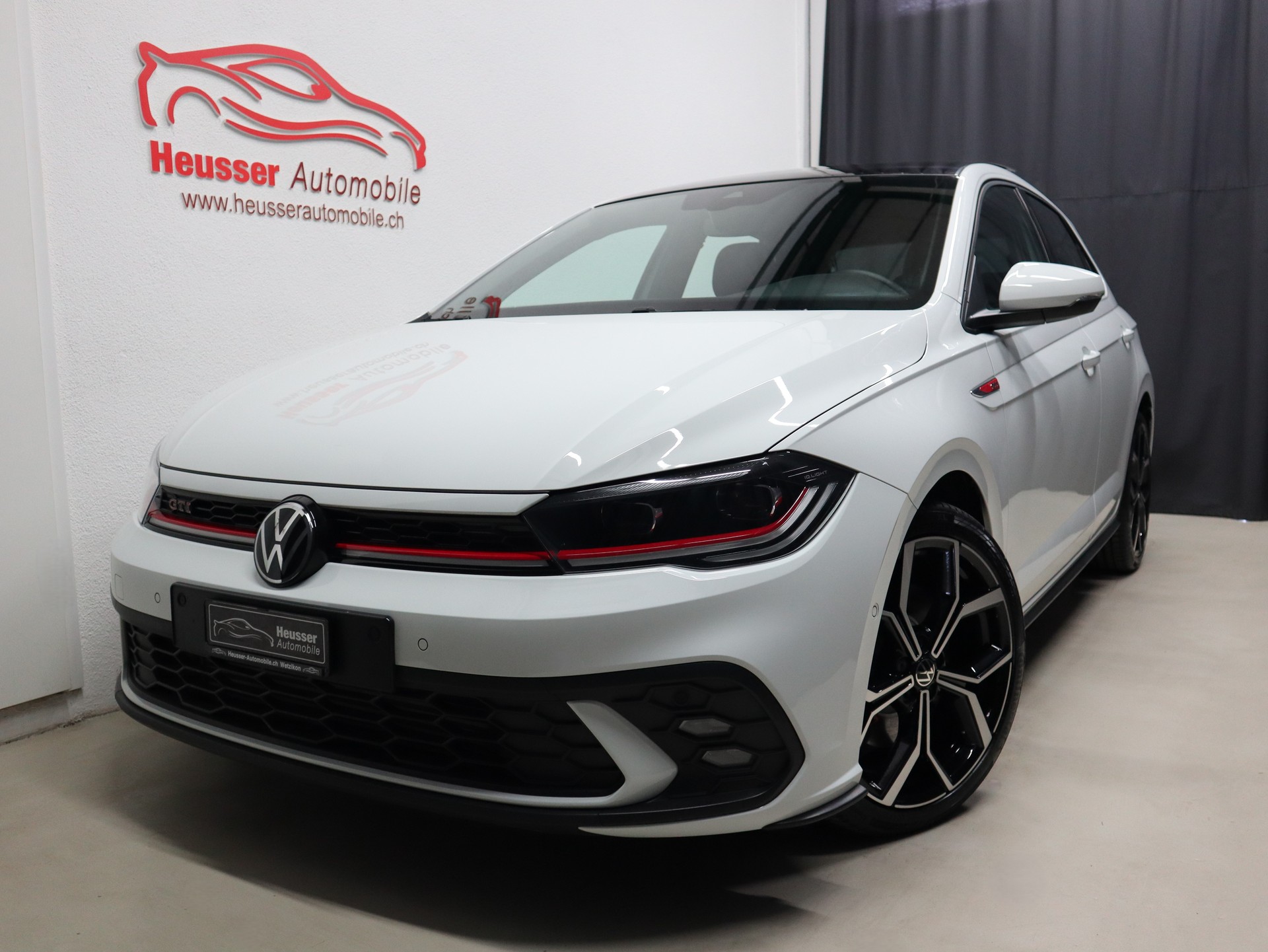 VW Polo 2.0 TSI GTI DSG - IQ Light - Panorama - Navi - Leder/Alcantara - Beats - Virtual Cockpit - Keyless - Kamera - 207 PS-image-0
