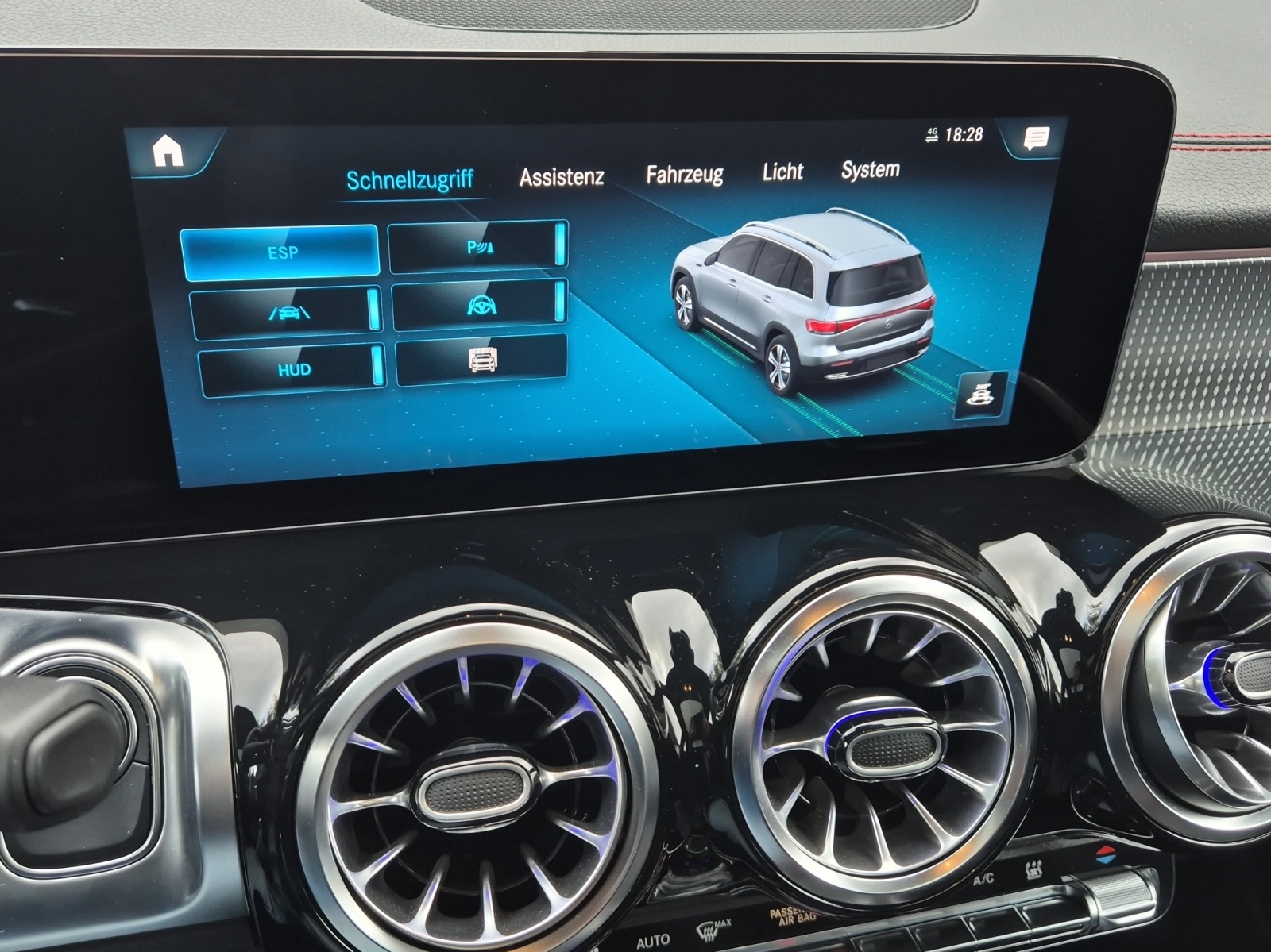 MERCEDES-BENZ EQB 350 4Matic-image-14