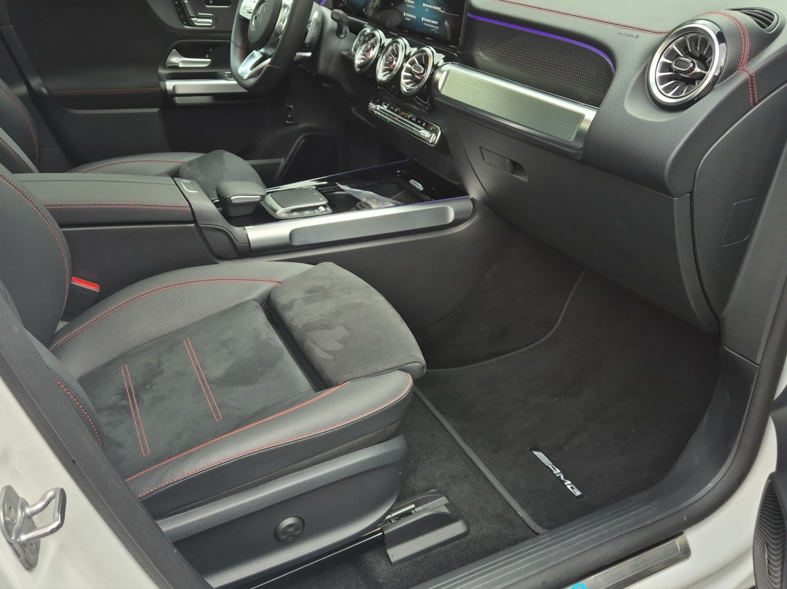 MERCEDES-BENZ EQB 350 4Matic-image-17