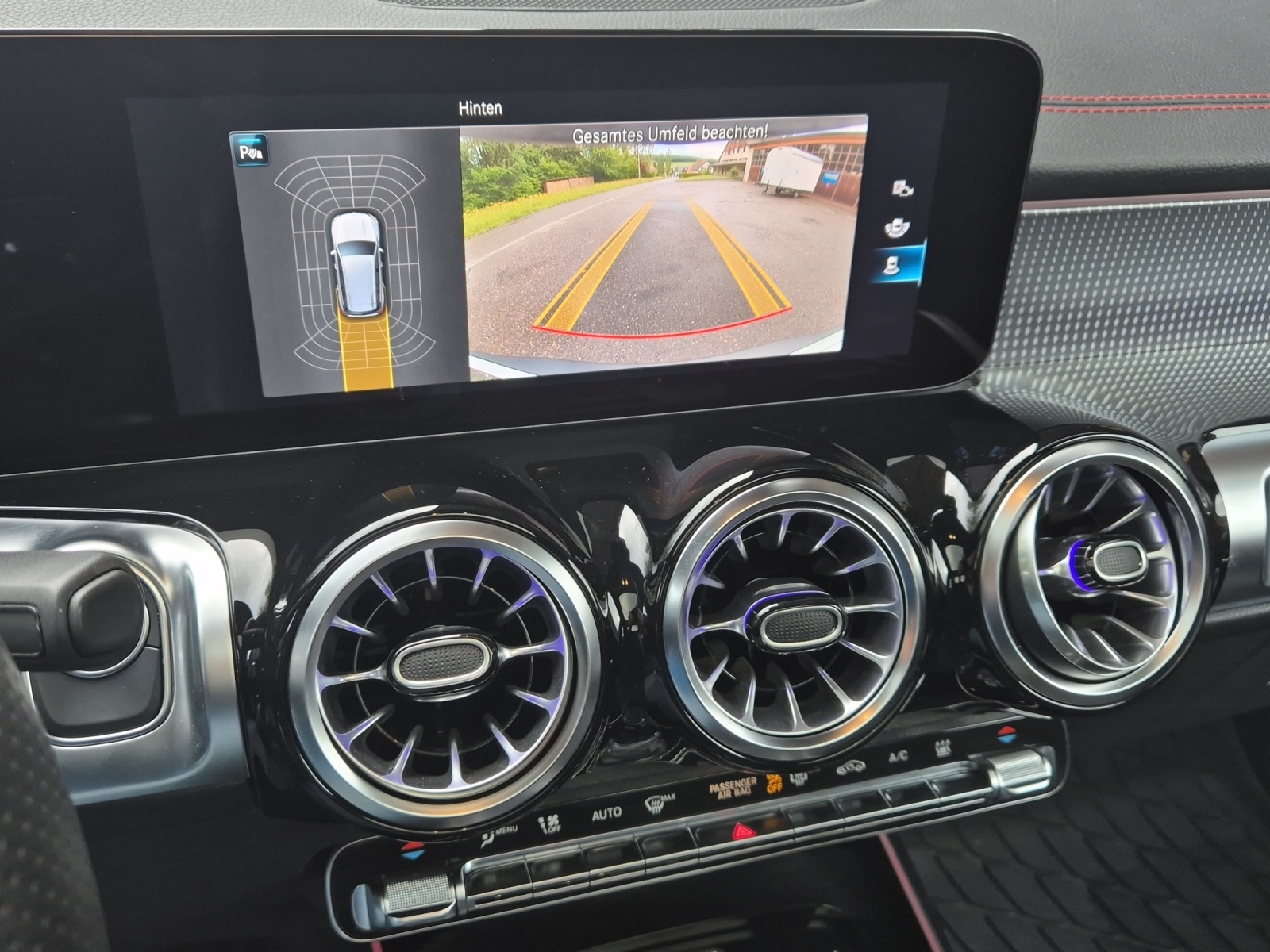 MERCEDES-BENZ EQB 350 4Matic-image-22