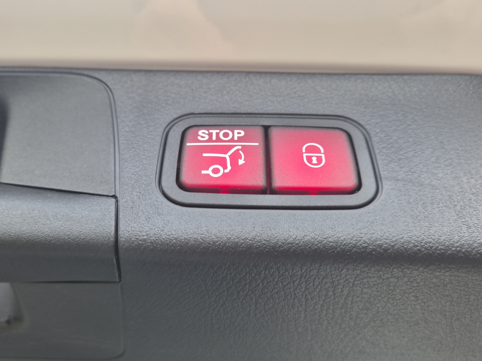 MERCEDES-BENZ EQB 350 4Matic-image-21
