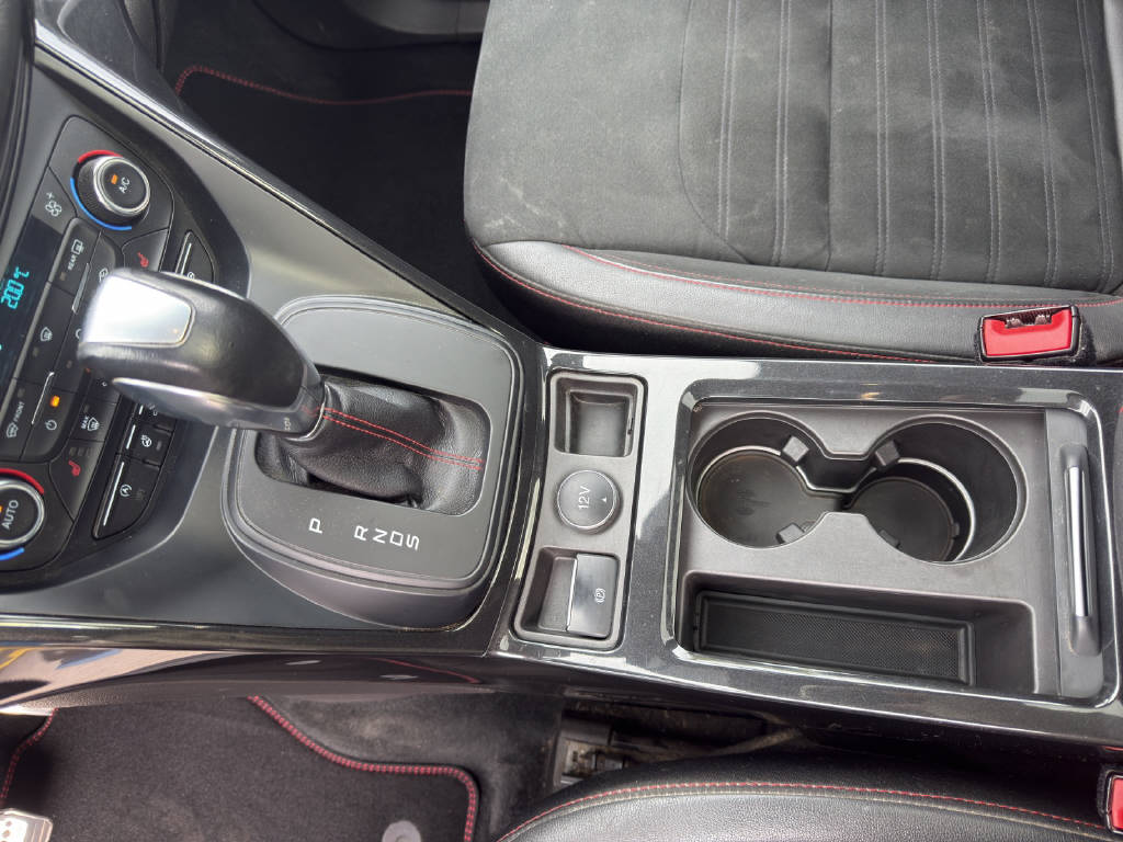 FORD Kuga 2.0 EcoB ST-Line-image-6