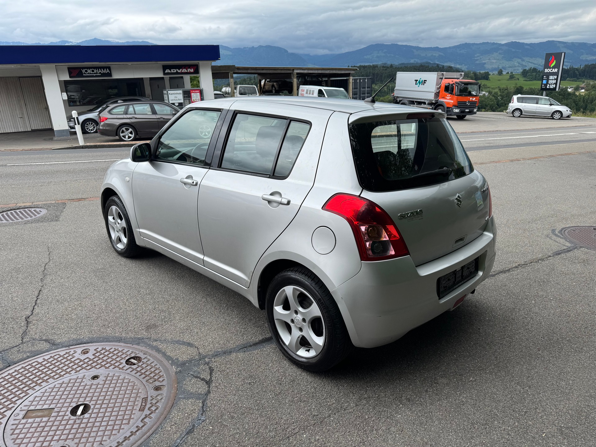 SUZUKI Swift 1.3i 16V GL 4x4-image-3