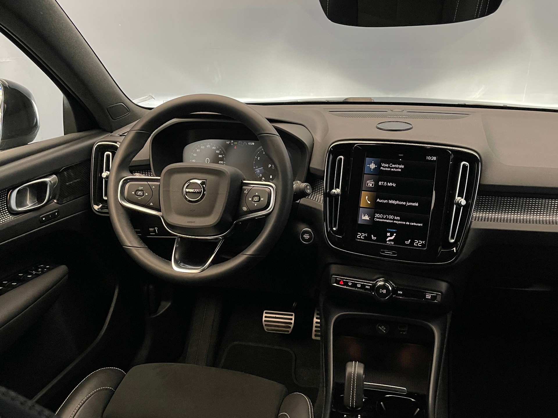 VOLVO XC40 2.0 B4 MH R-Design AWD-image-11