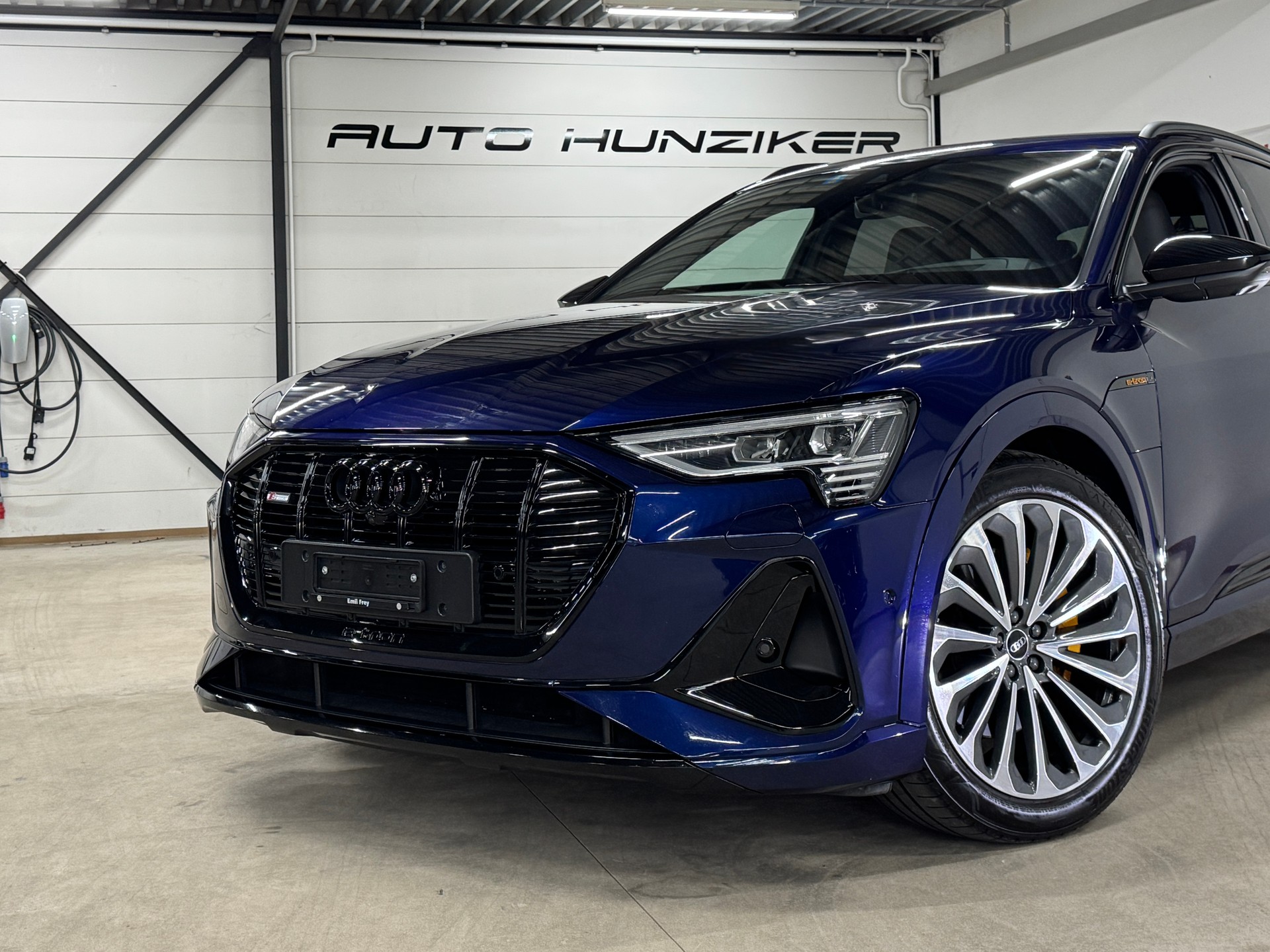AUDI e-tron 55 Sportback S Line Black Edition quattro 95kWh 408PS / CH-Fahrzeug mit TOP-Ausstattung-showroom-element-1