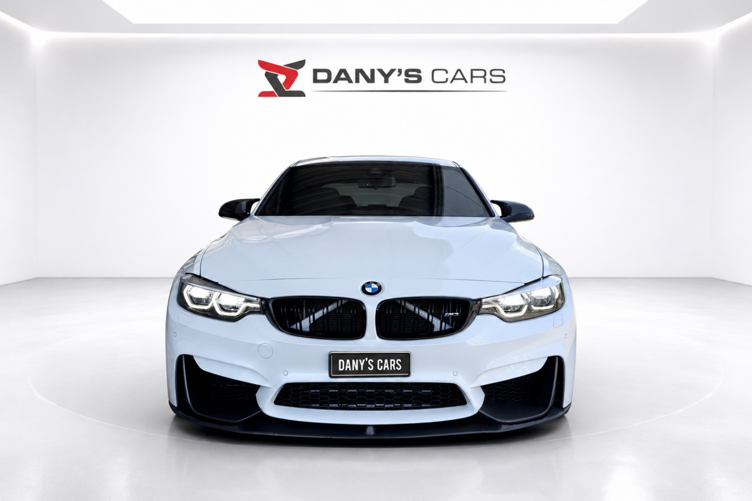BMW M3 Competition LCI-2-showroom-element-1