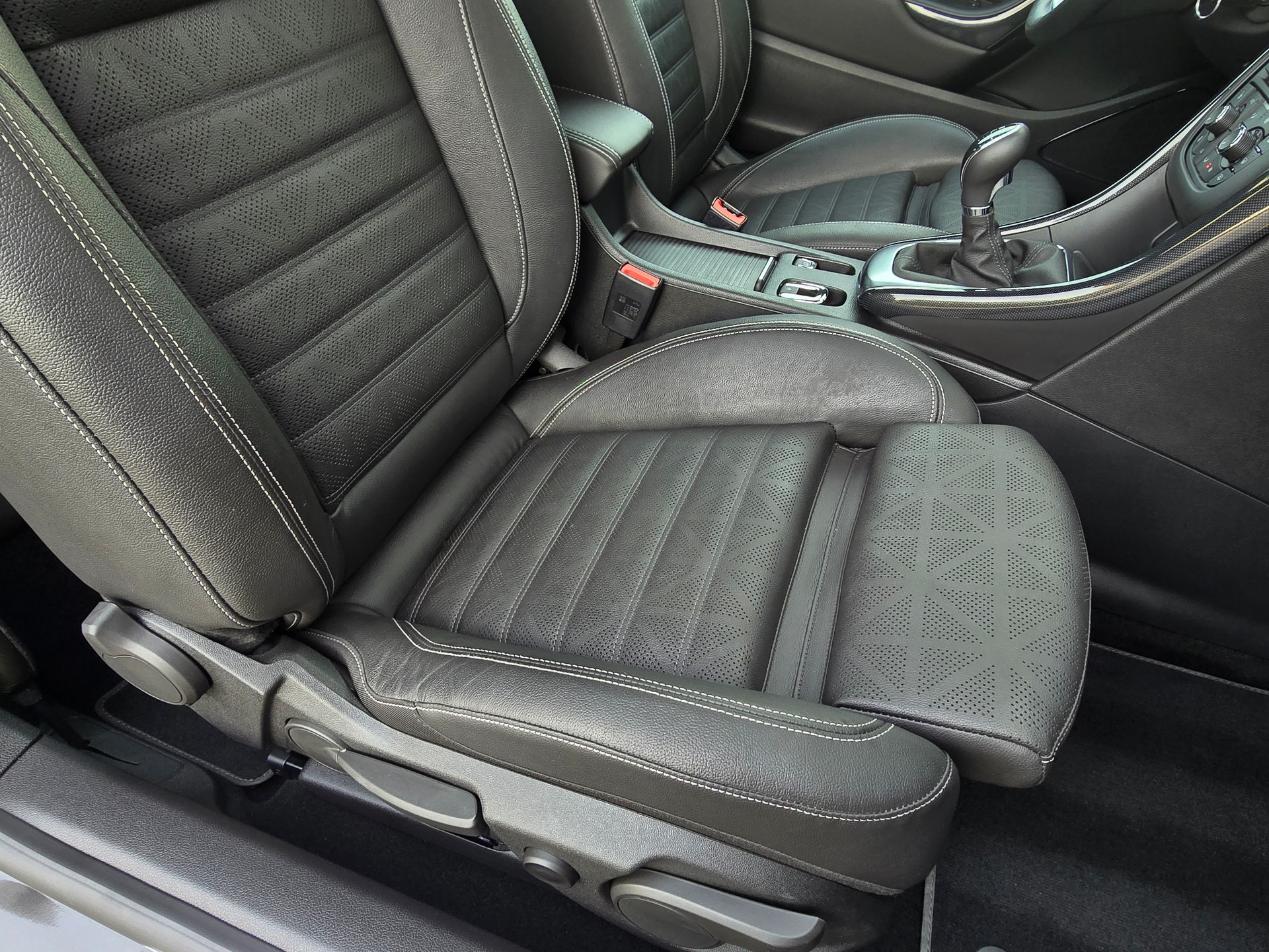 OPEL Cascada 1.6i 16V Cosmo nur 17`100 km-image-29