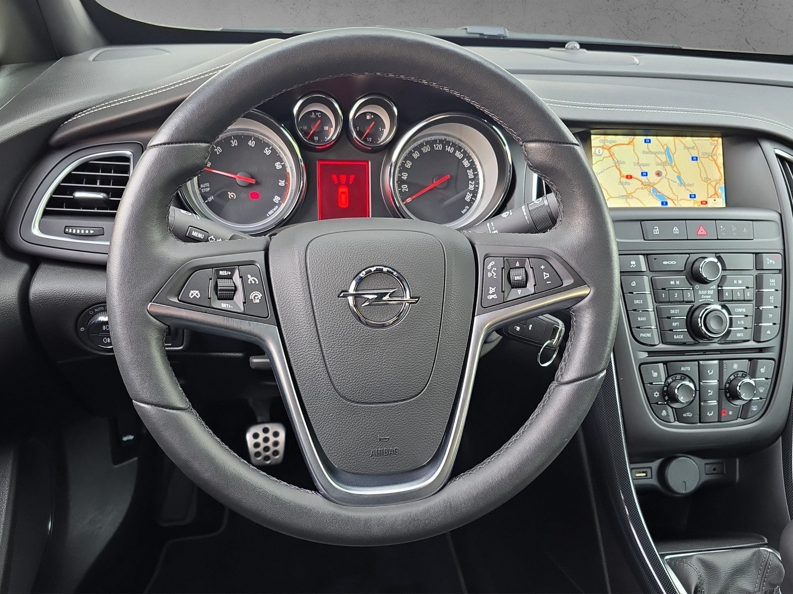 OPEL Cascada 1.6i 16V Cosmo nur 17`100 km-image-13