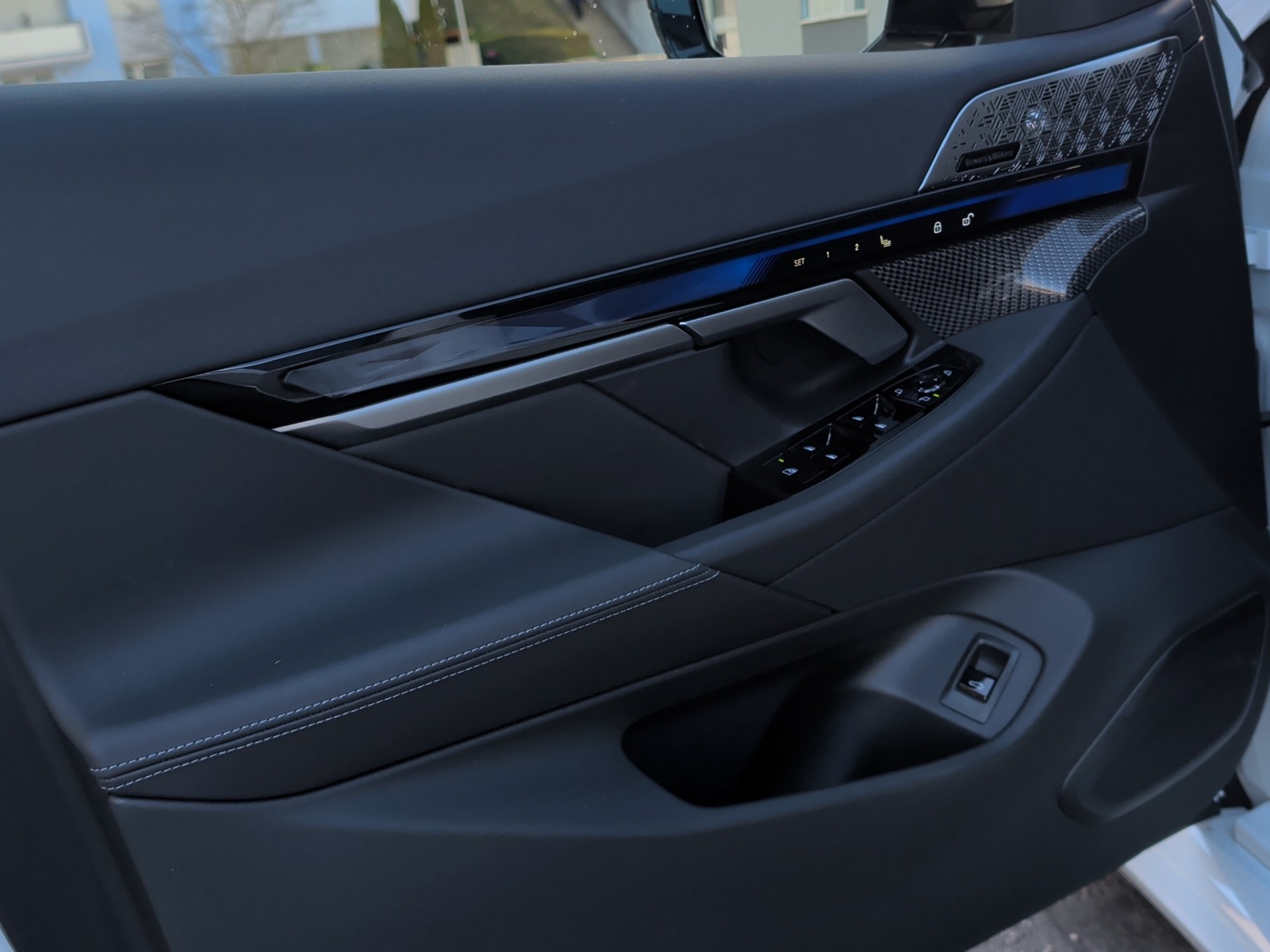 BMW M5 xDrive Touring-image-12